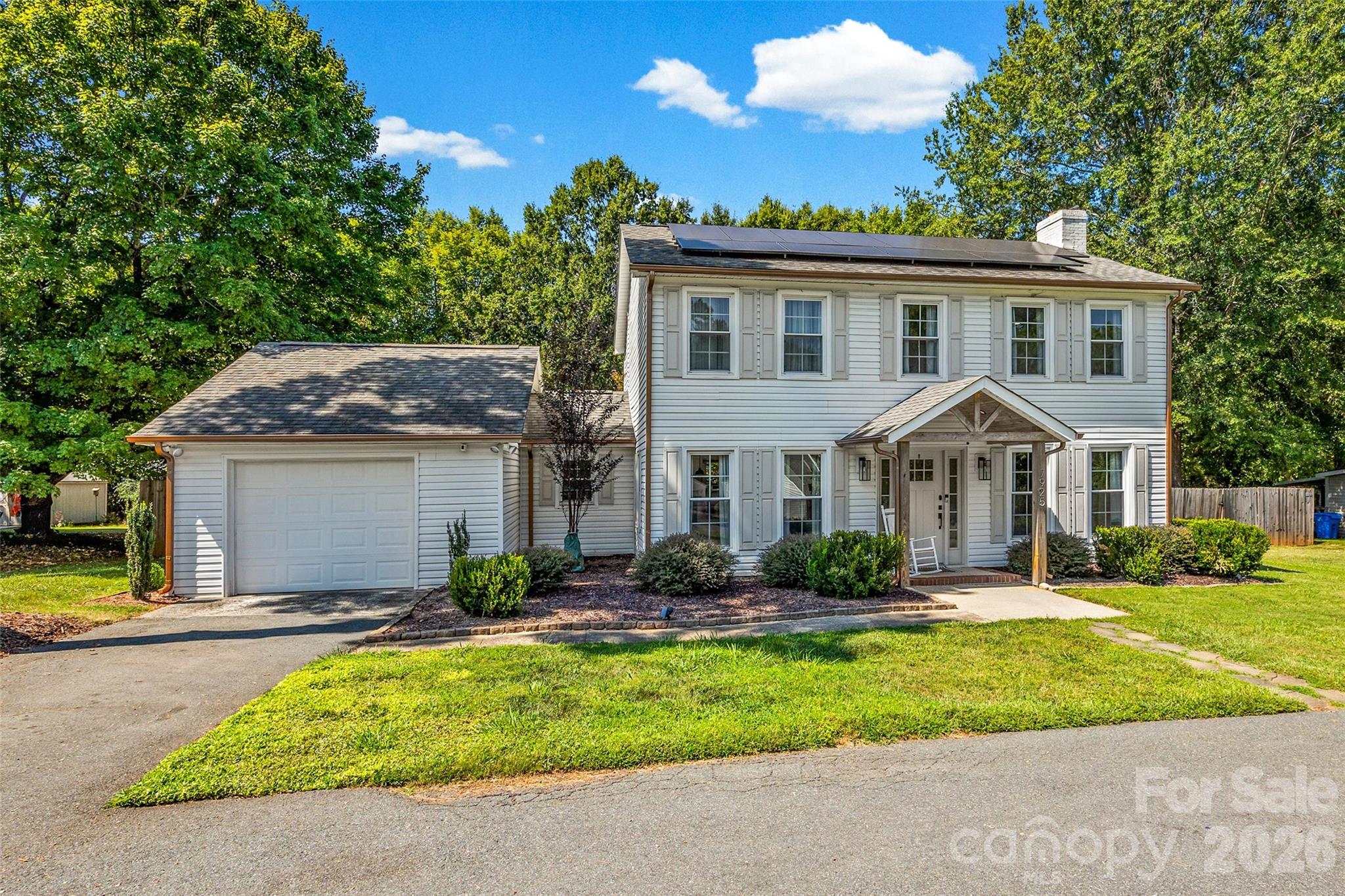 7925 Jefferson Colony Road Property Photo 1