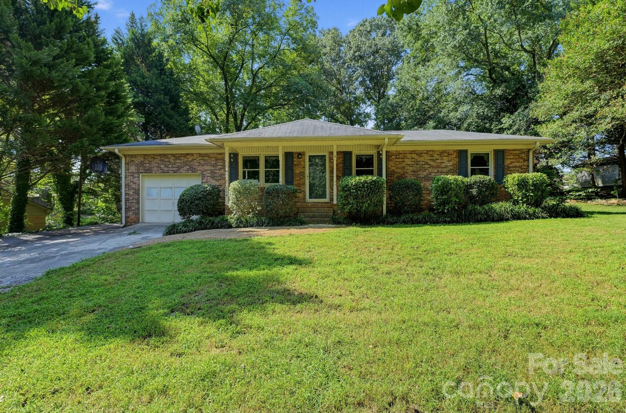 204 Redding Road Property Photo 1