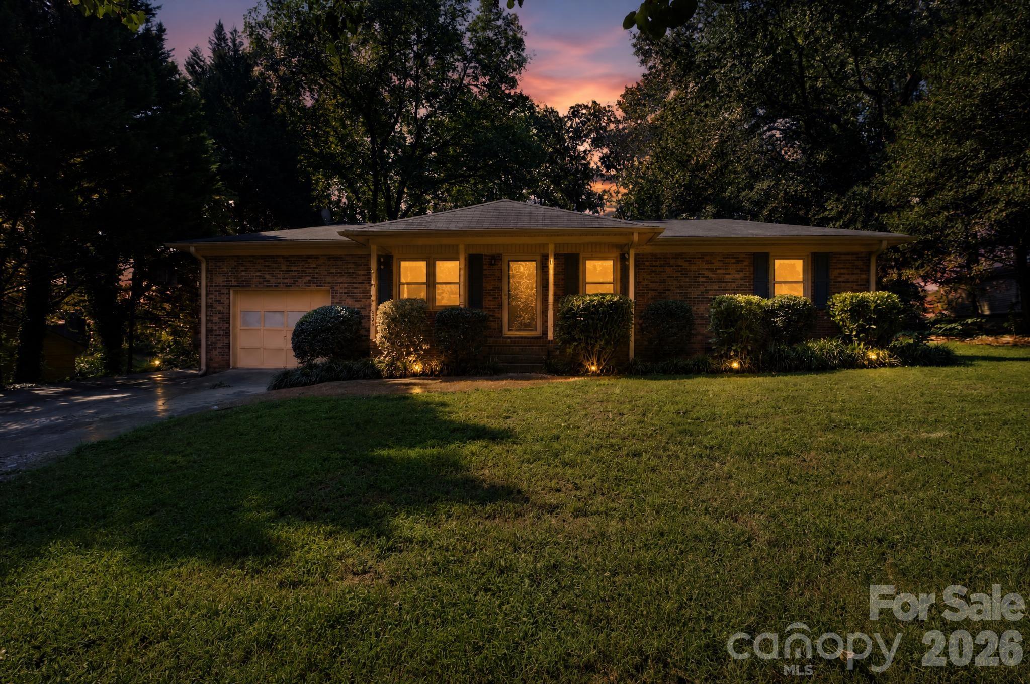 204 Redding Road Property Photo 3