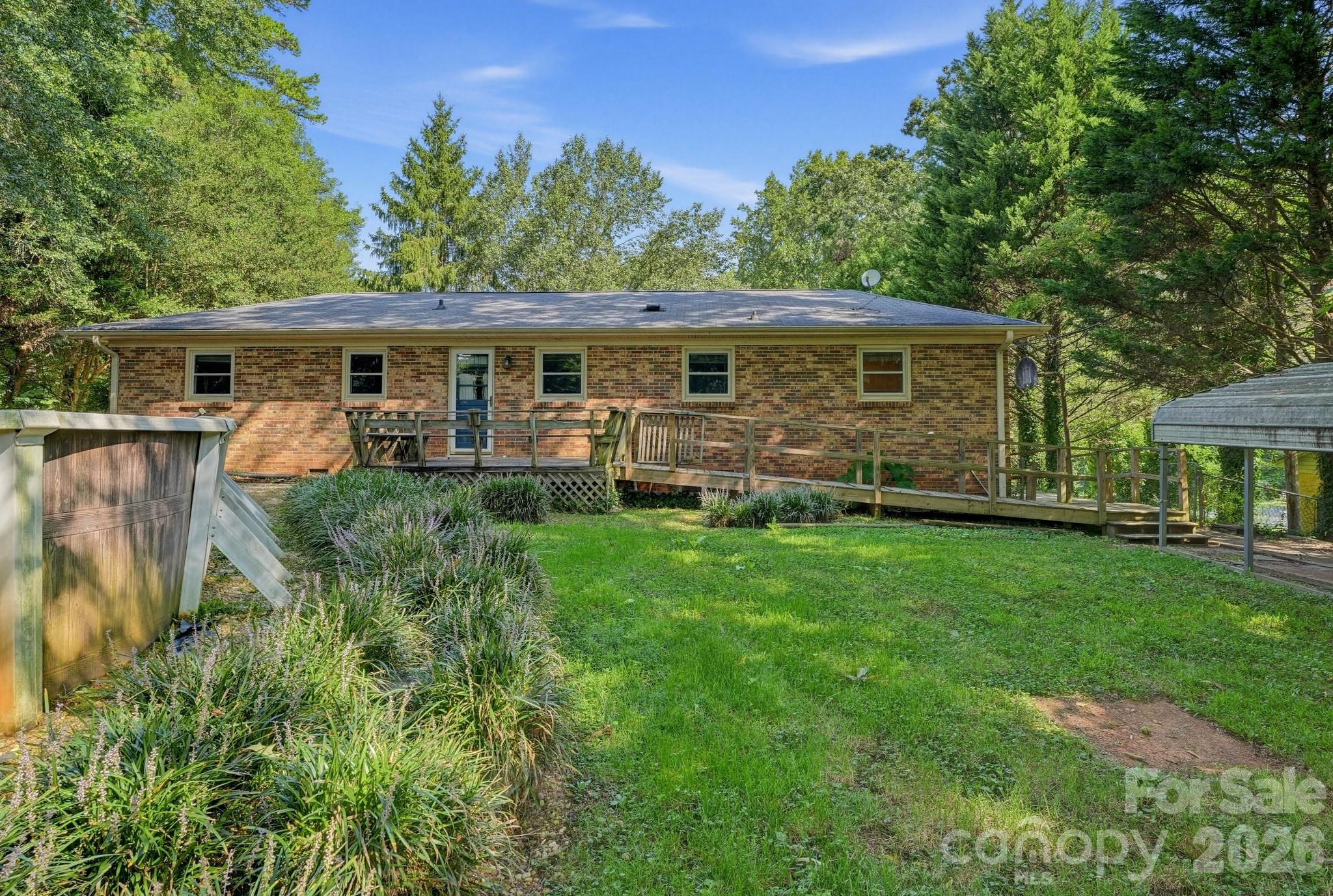 204 Redding Road Property Photo 4