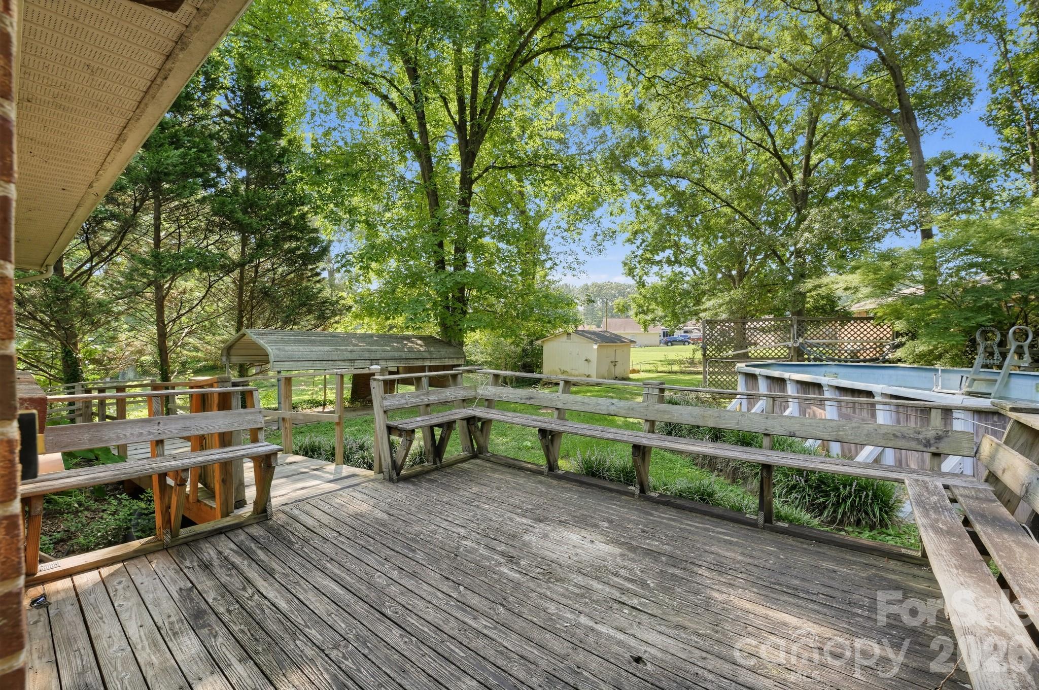 204 Redding Road Property Photo 5