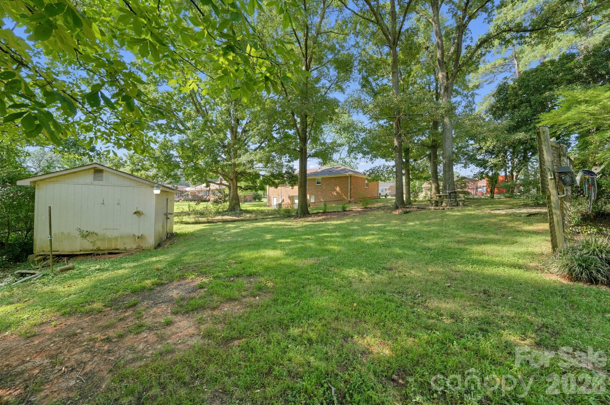 204 Redding Road Property Photo 7