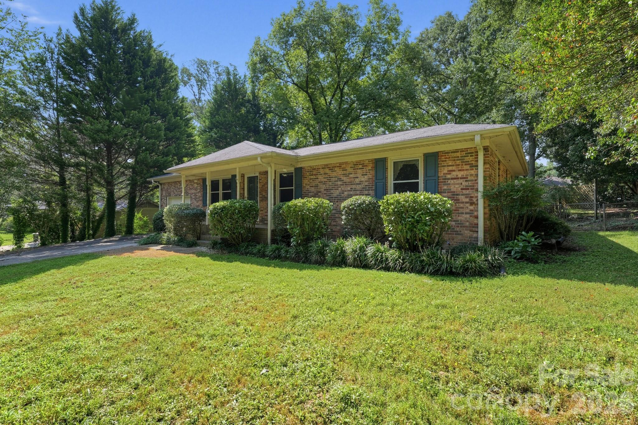 204 Redding Road Property Photo 8