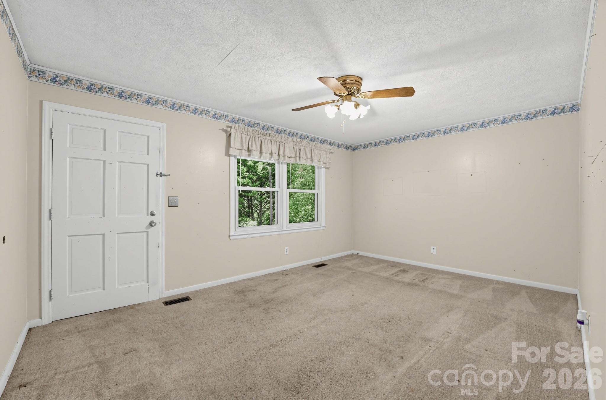 204 Redding Road Property Photo 9