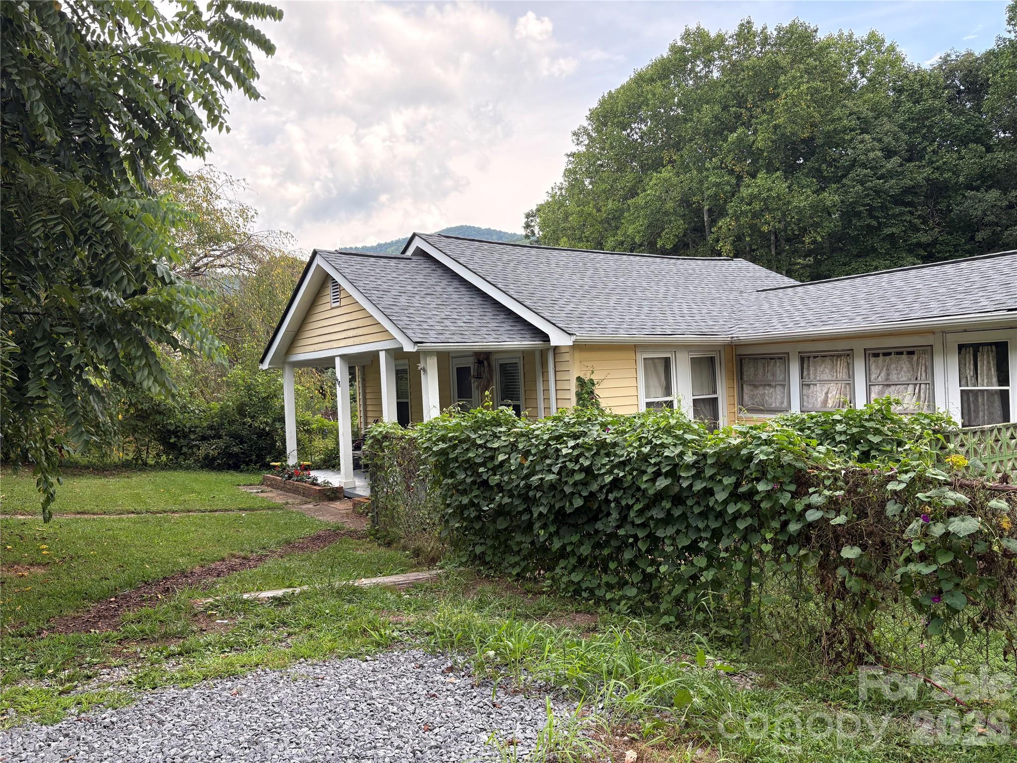 408 Mccoy Cove Road Property Photo 1