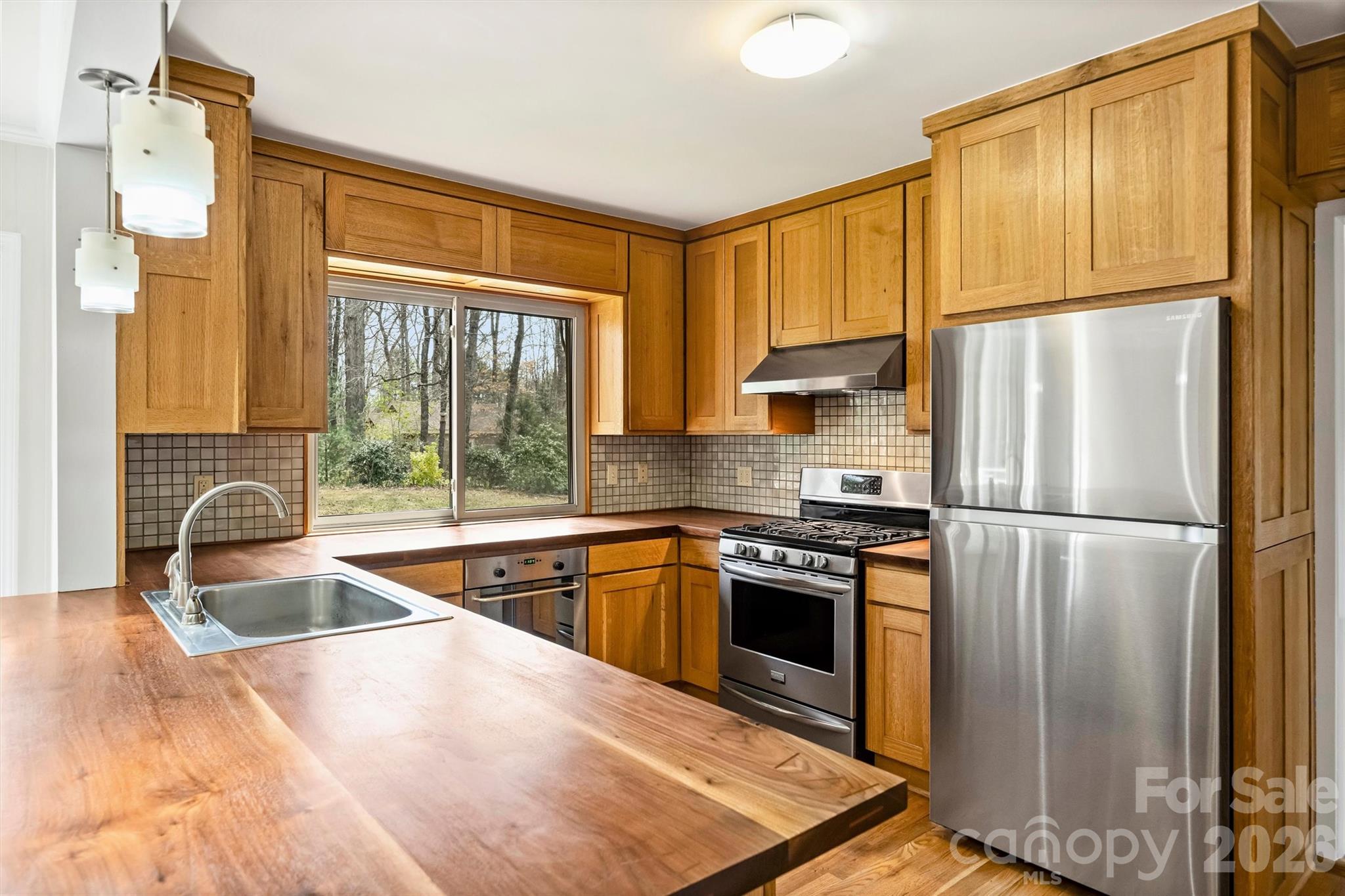 9436 Glen Brook Drive Property Photo 1