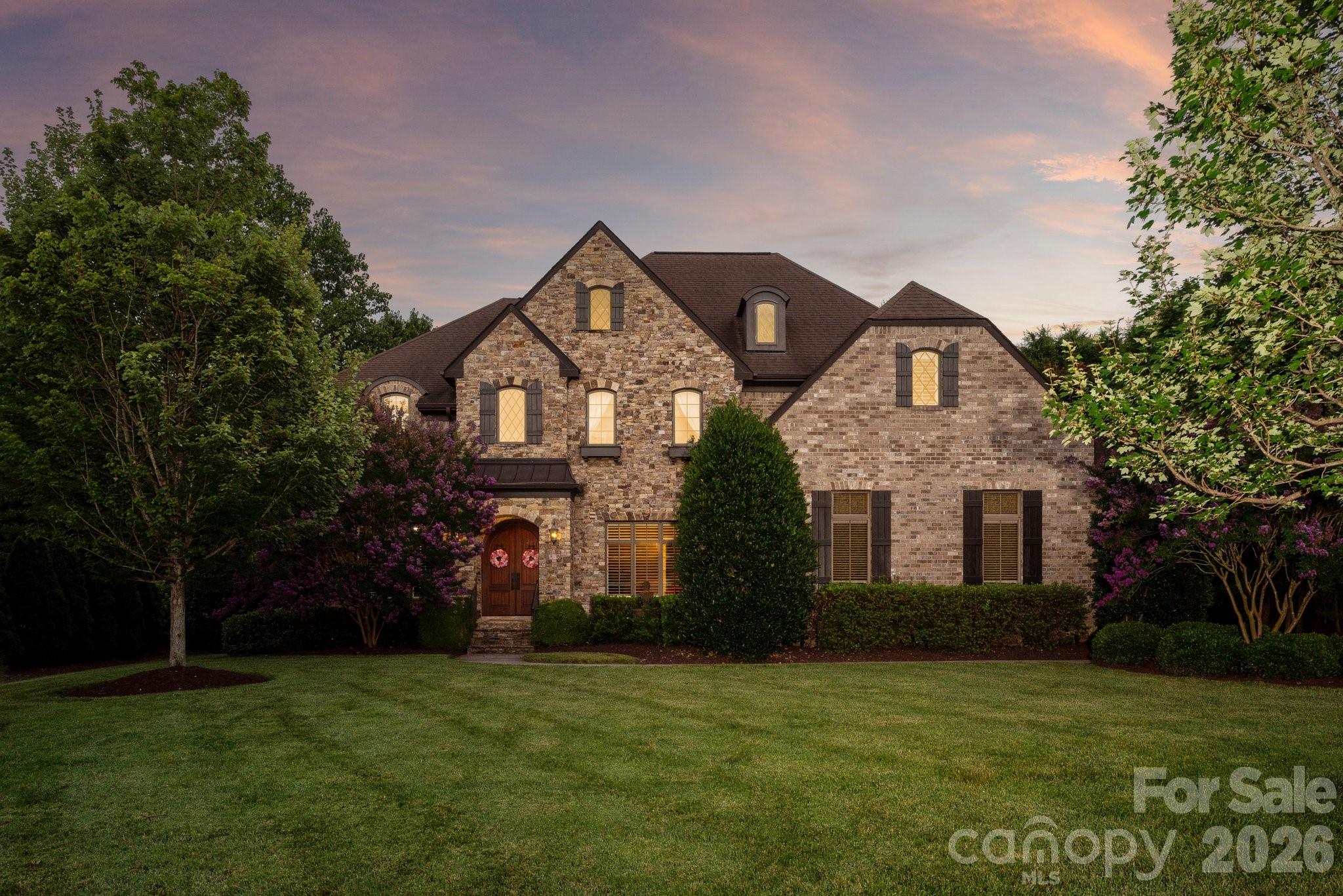 227 Glenmoor Drive Property Photo 1