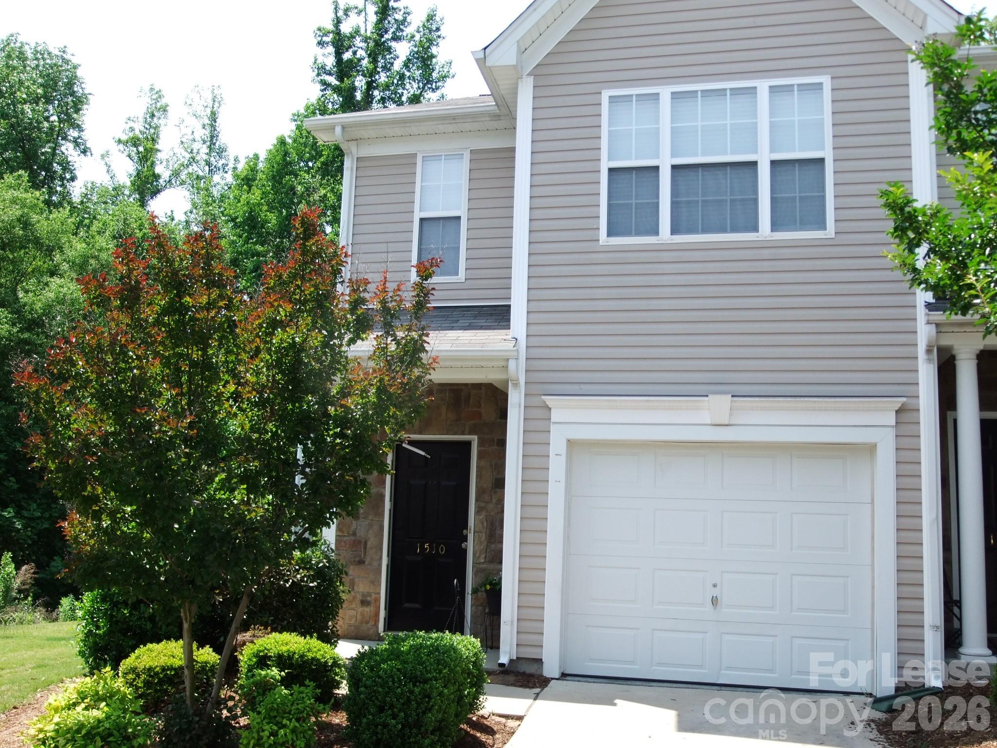 1510 Royal Auburn Avenue Property Photo 1