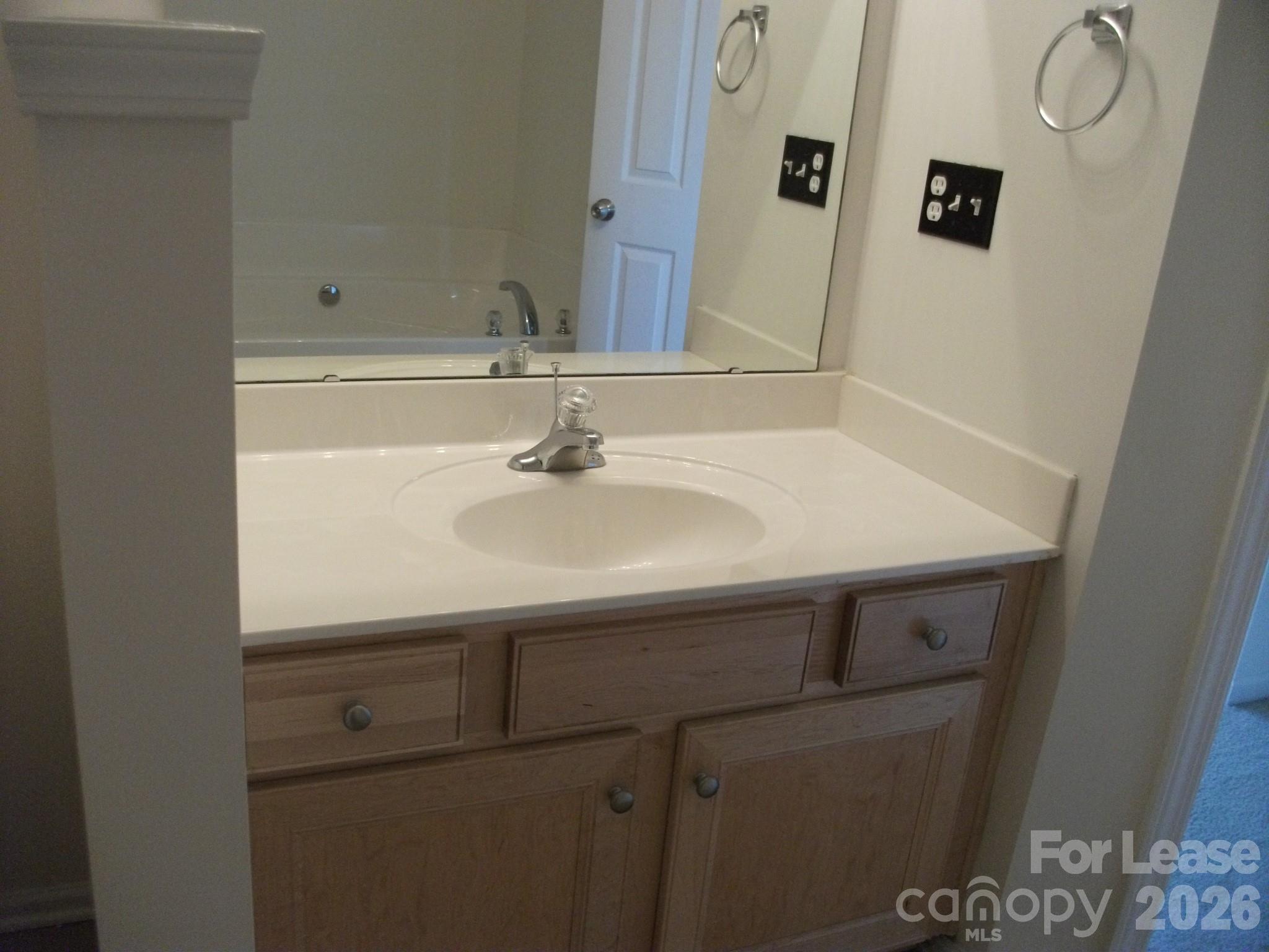 1510 Royal Auburn Avenue Property Photo 8
