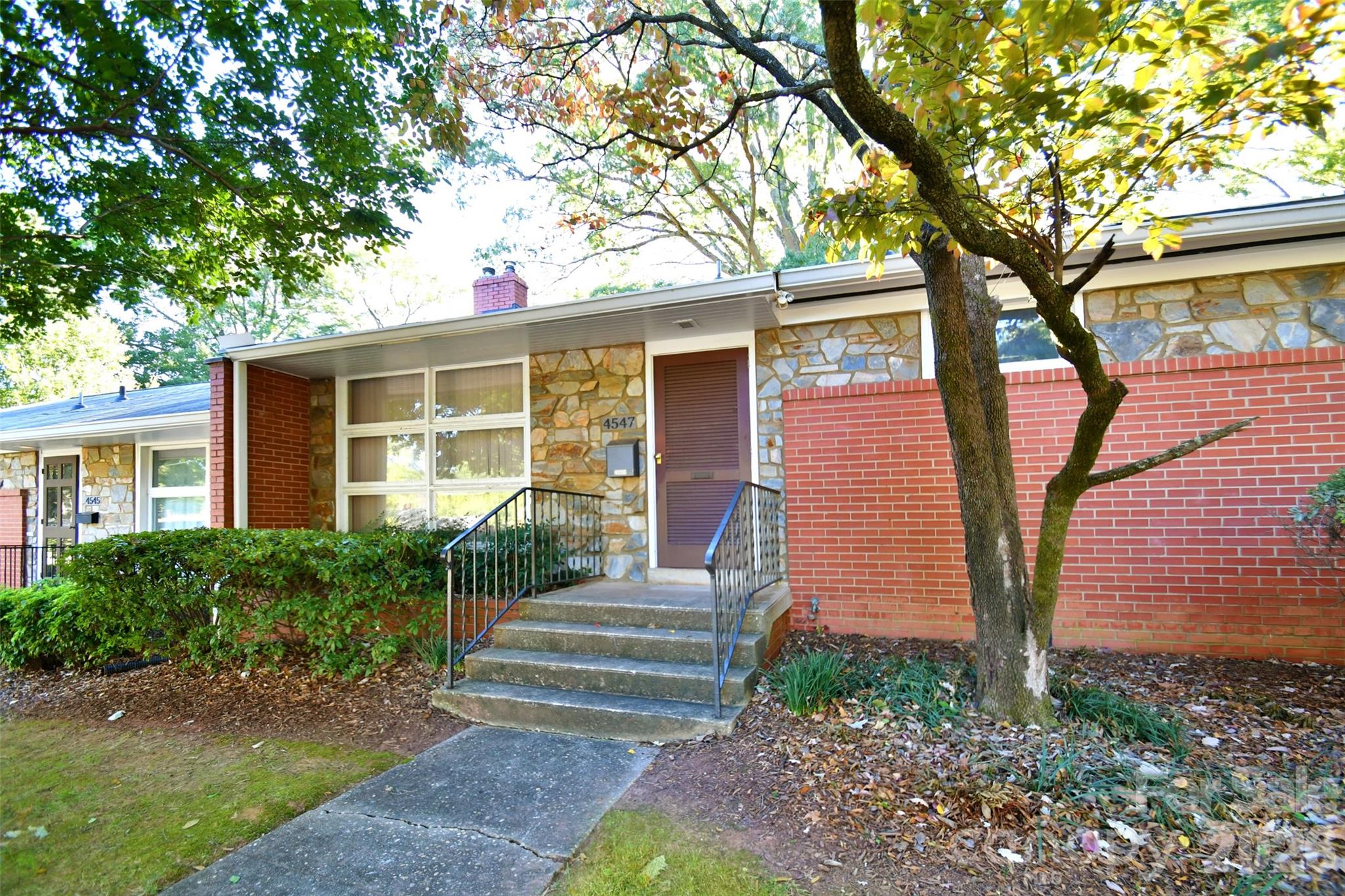 4547 Woodlark Lane Property Photo 3