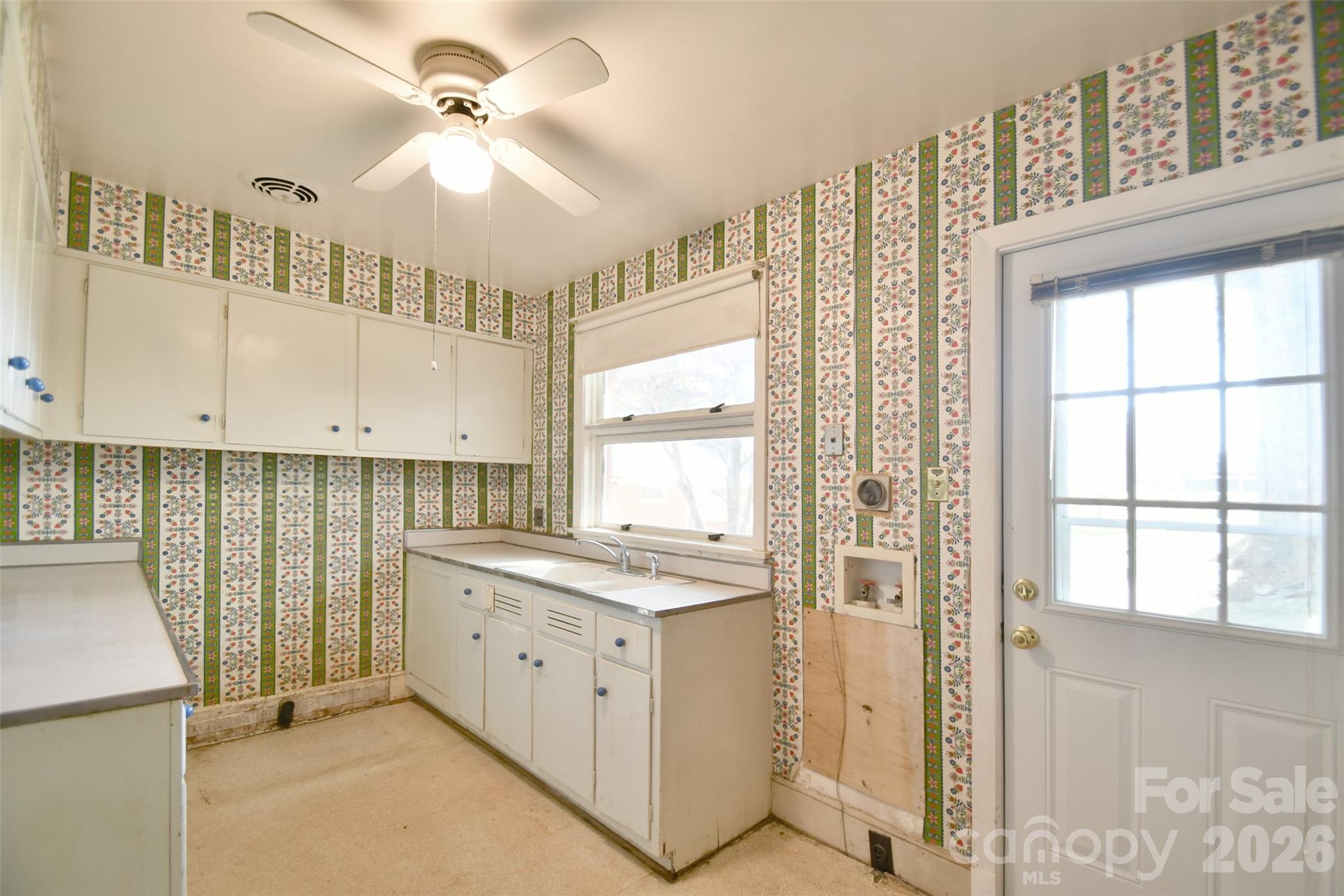 4547 Woodlark Lane Property Photo 6
