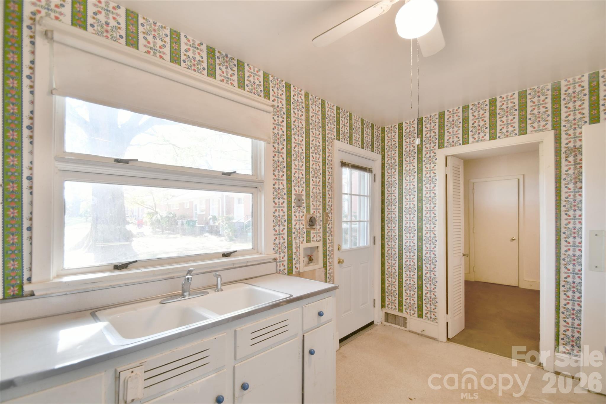 4547 Woodlark Lane Property Photo 7