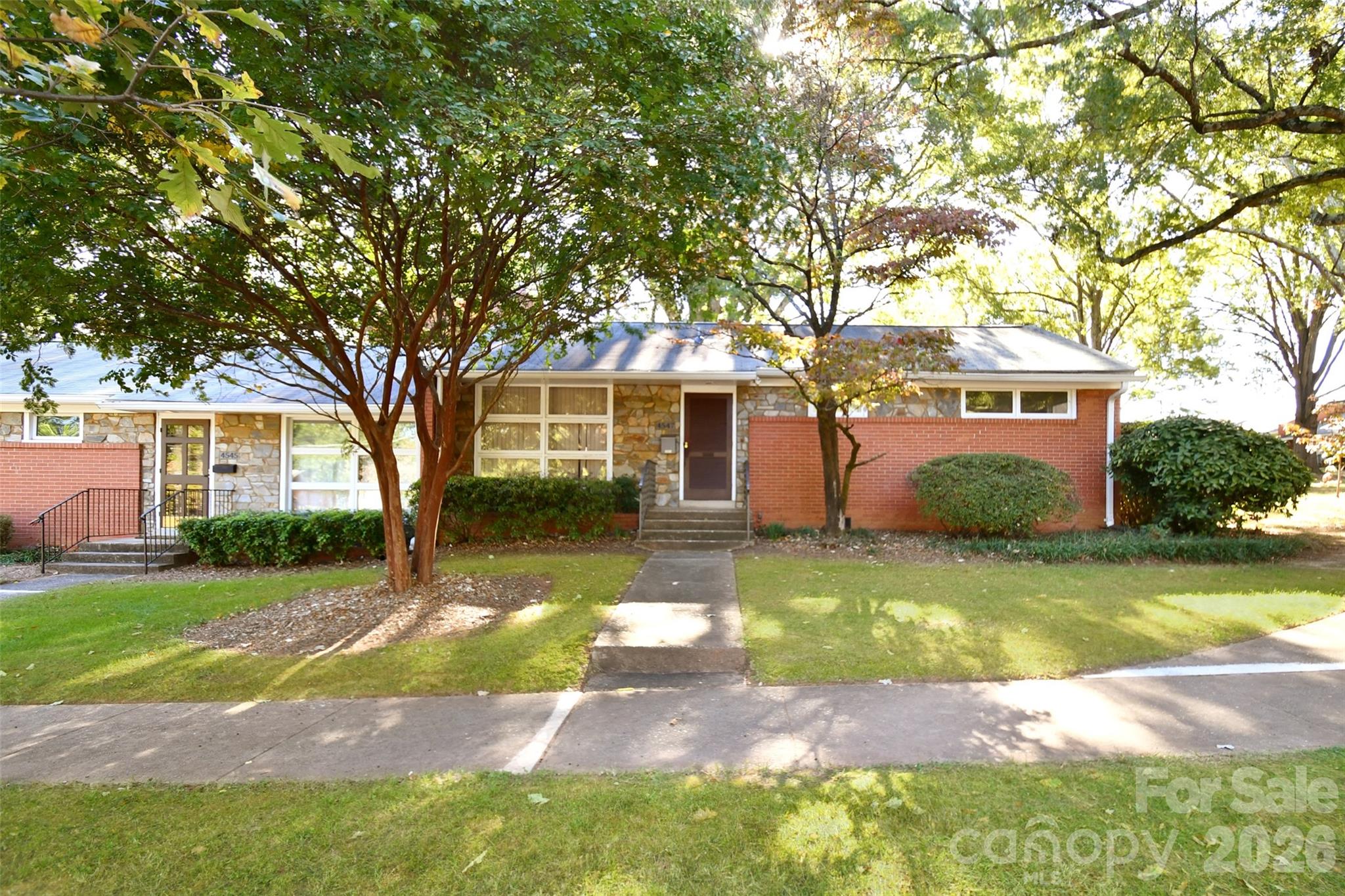 4547 Woodlark Lane Property Photo 16