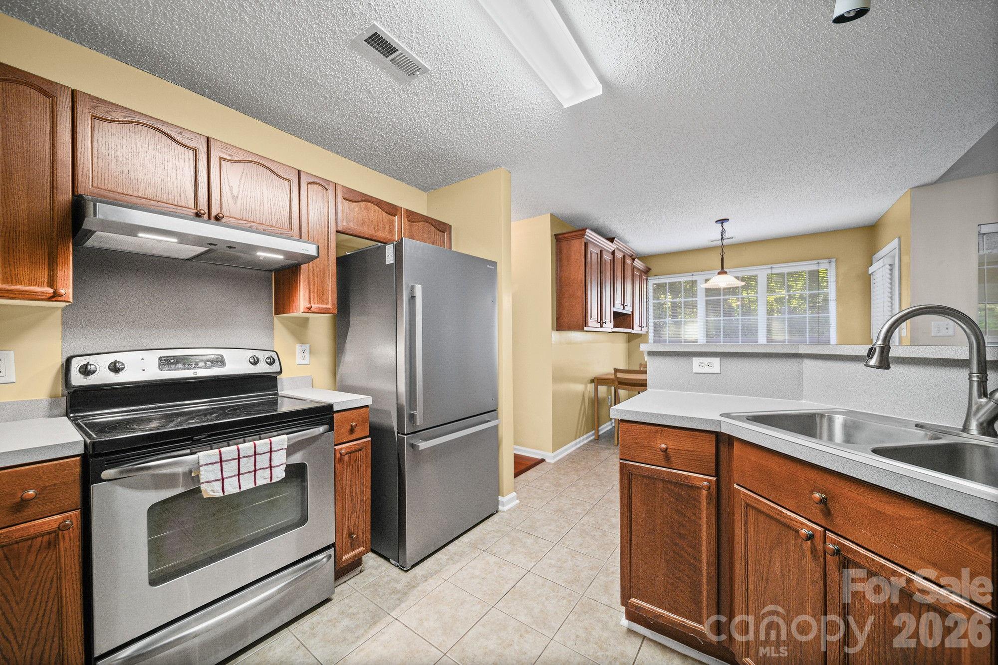 6414 Goldenblush Circle Property Photo 13