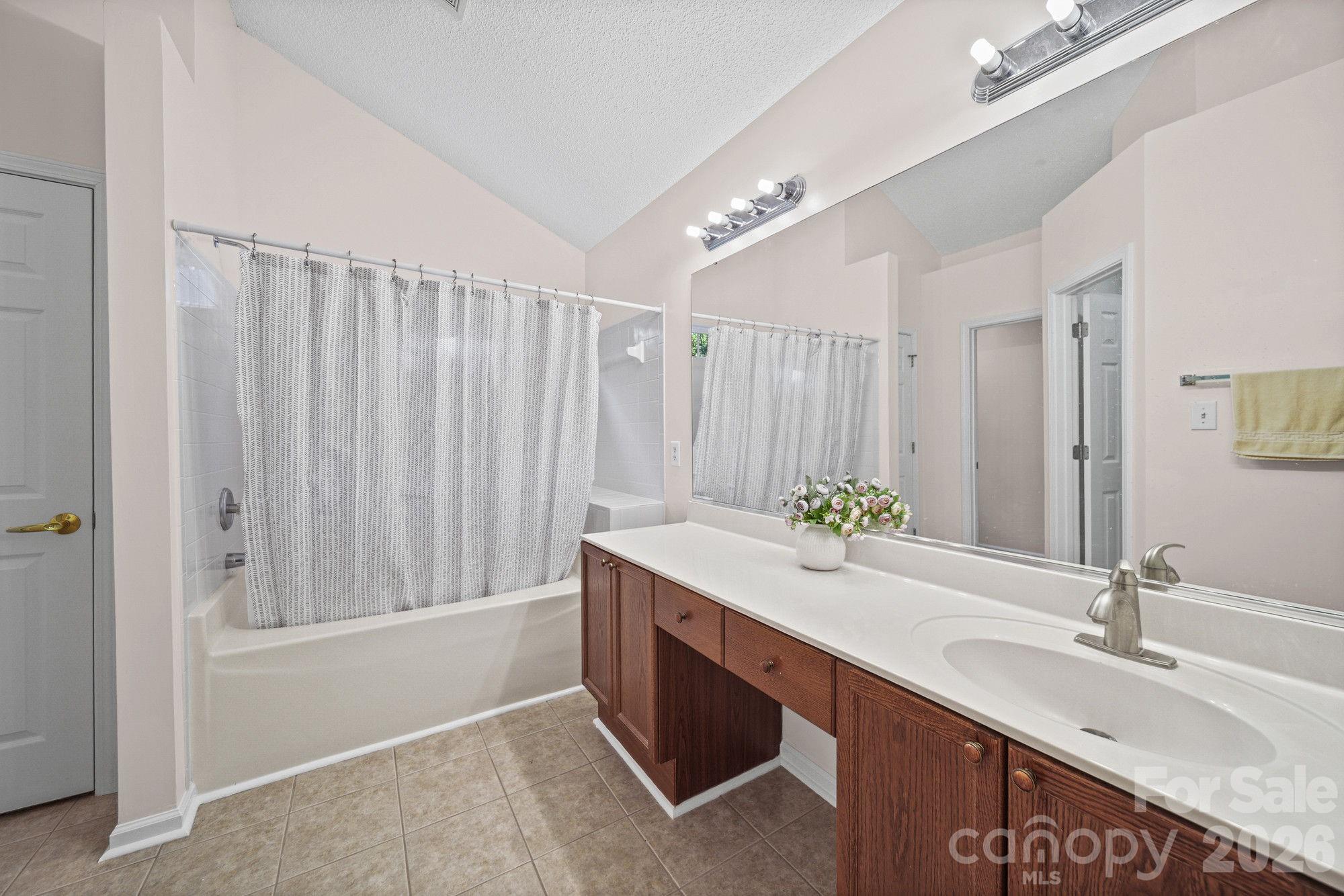 6414 Goldenblush Circle Property Photo 21