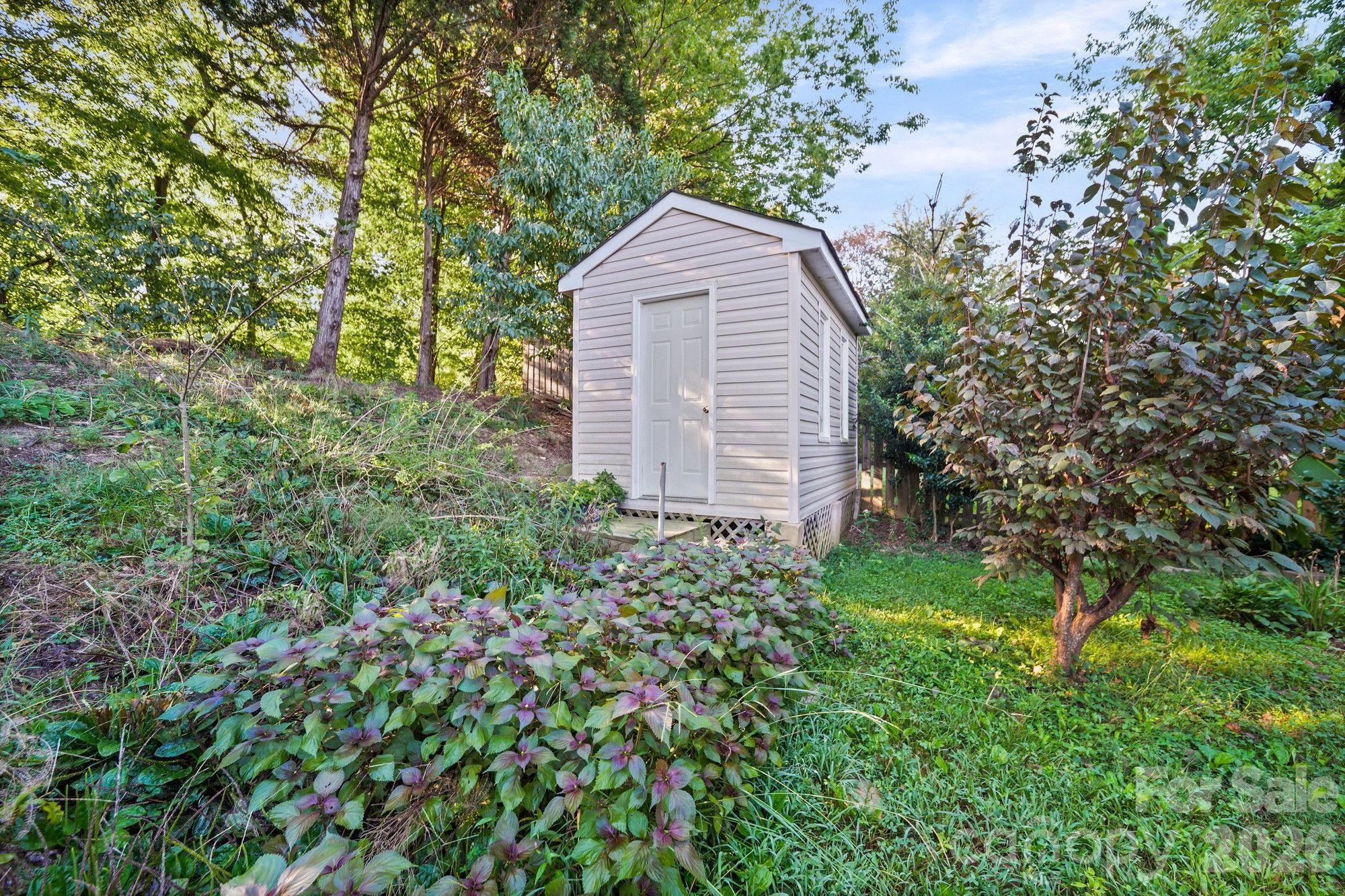 6414 Goldenblush Circle Property Photo 34
