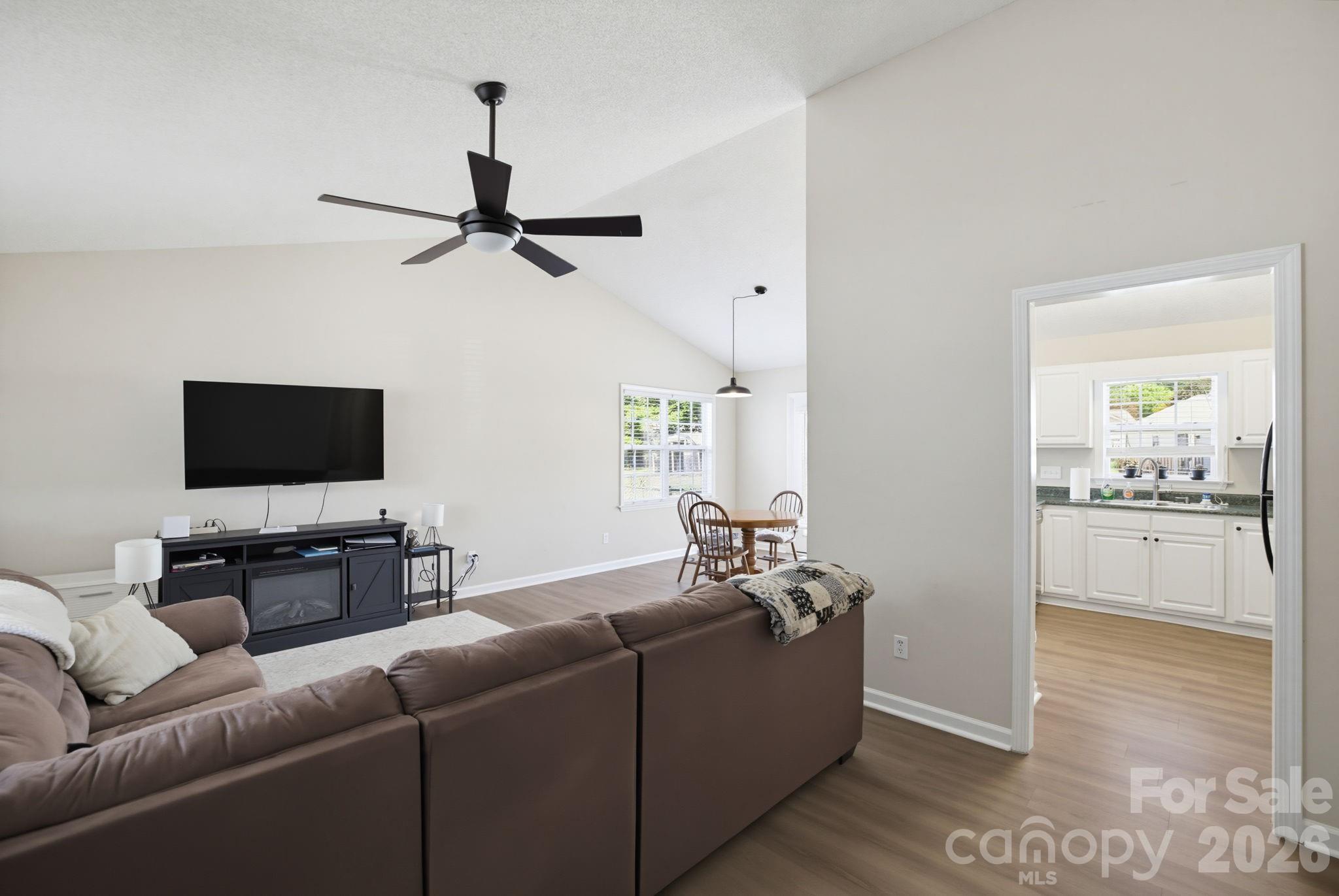 21 Oak Meadow Lane Property Photo 6