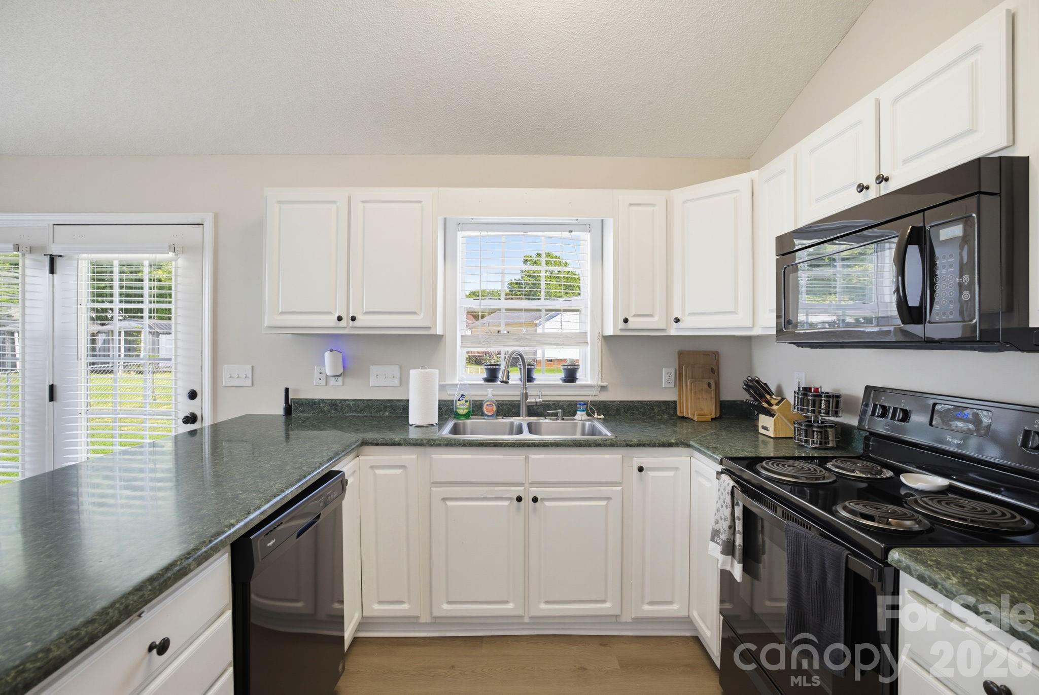 21 Oak Meadow Lane Property Photo 14