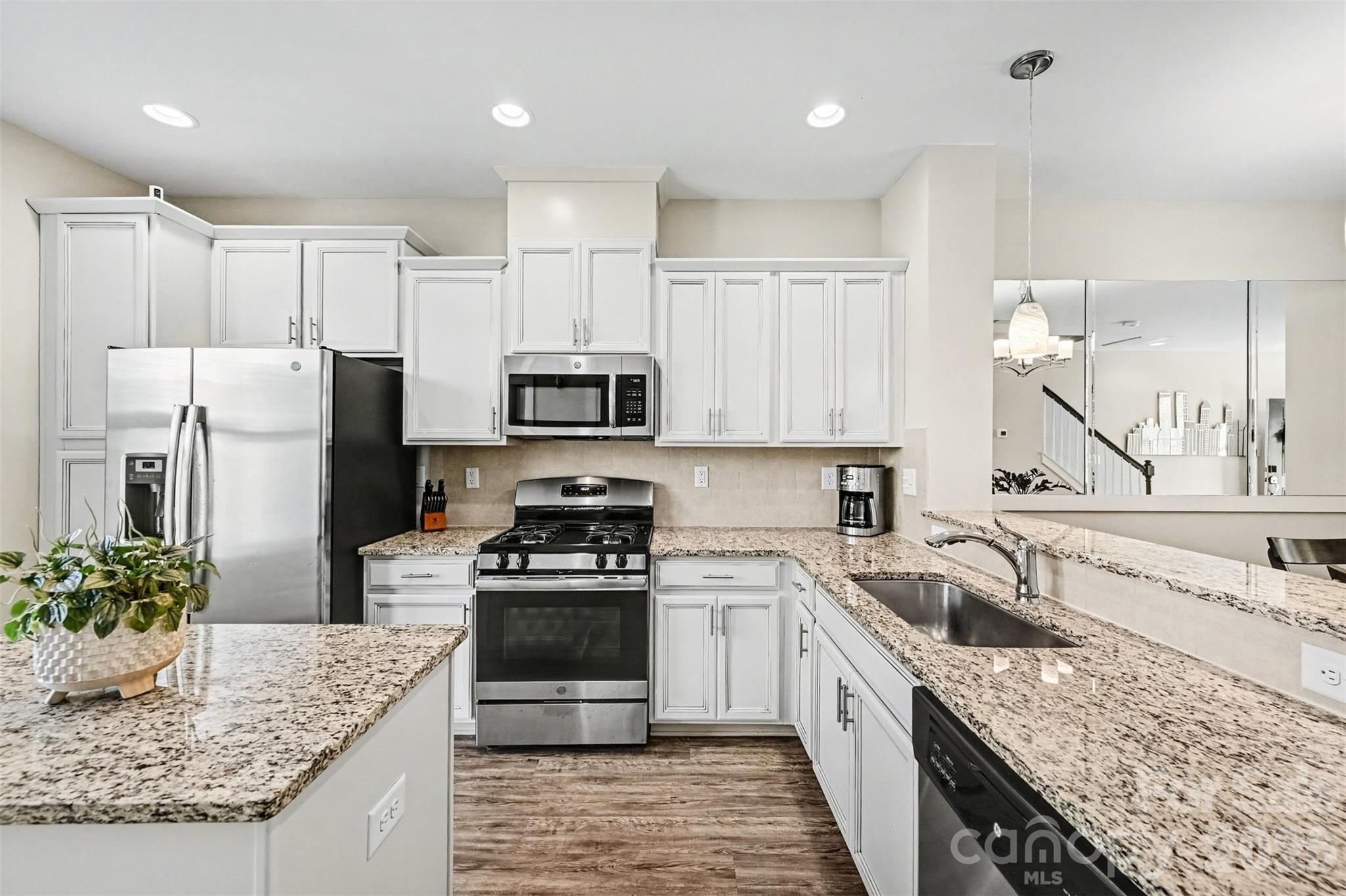 129 Capital Avenue C Property Photo 11