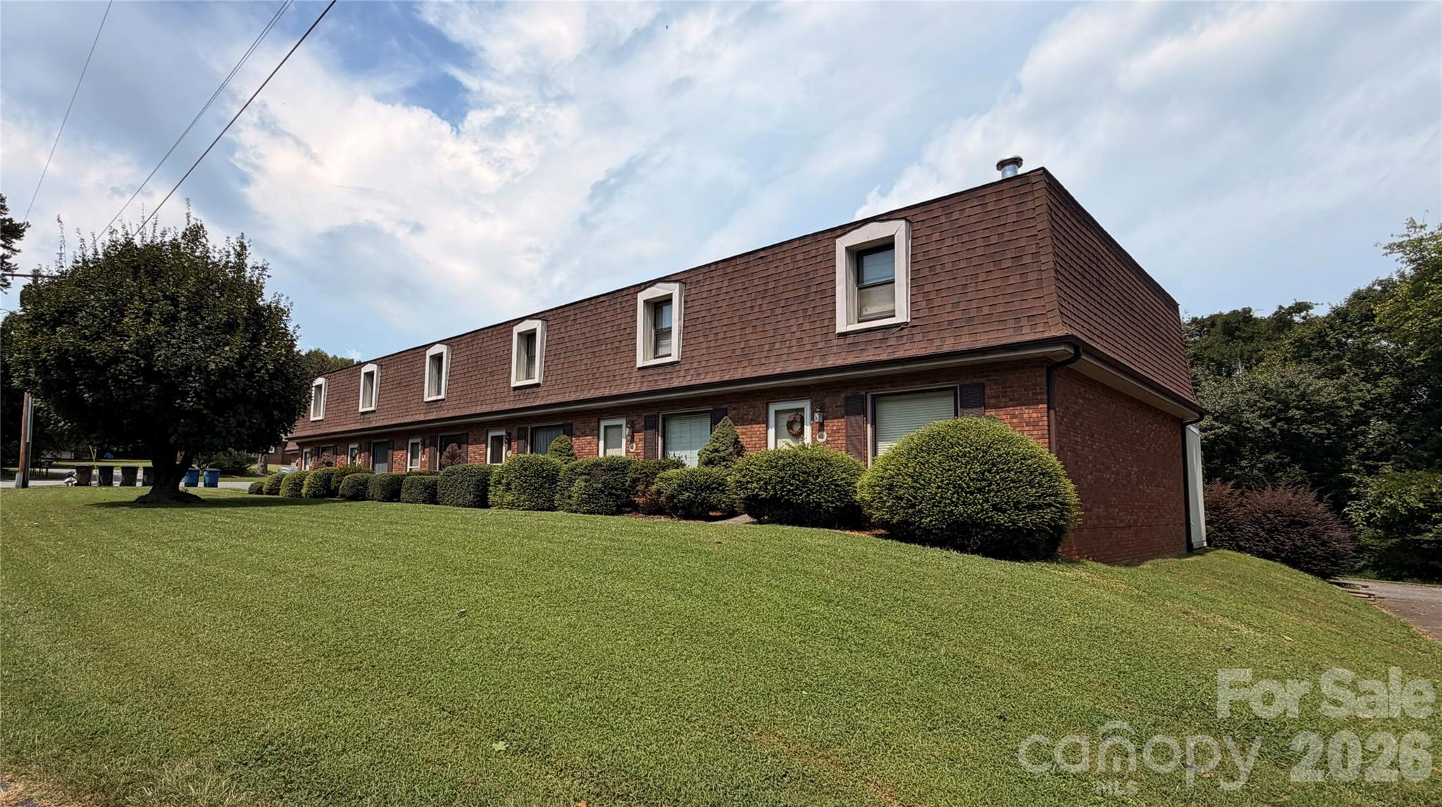 103 Crestlane Drive C Property Photo 4