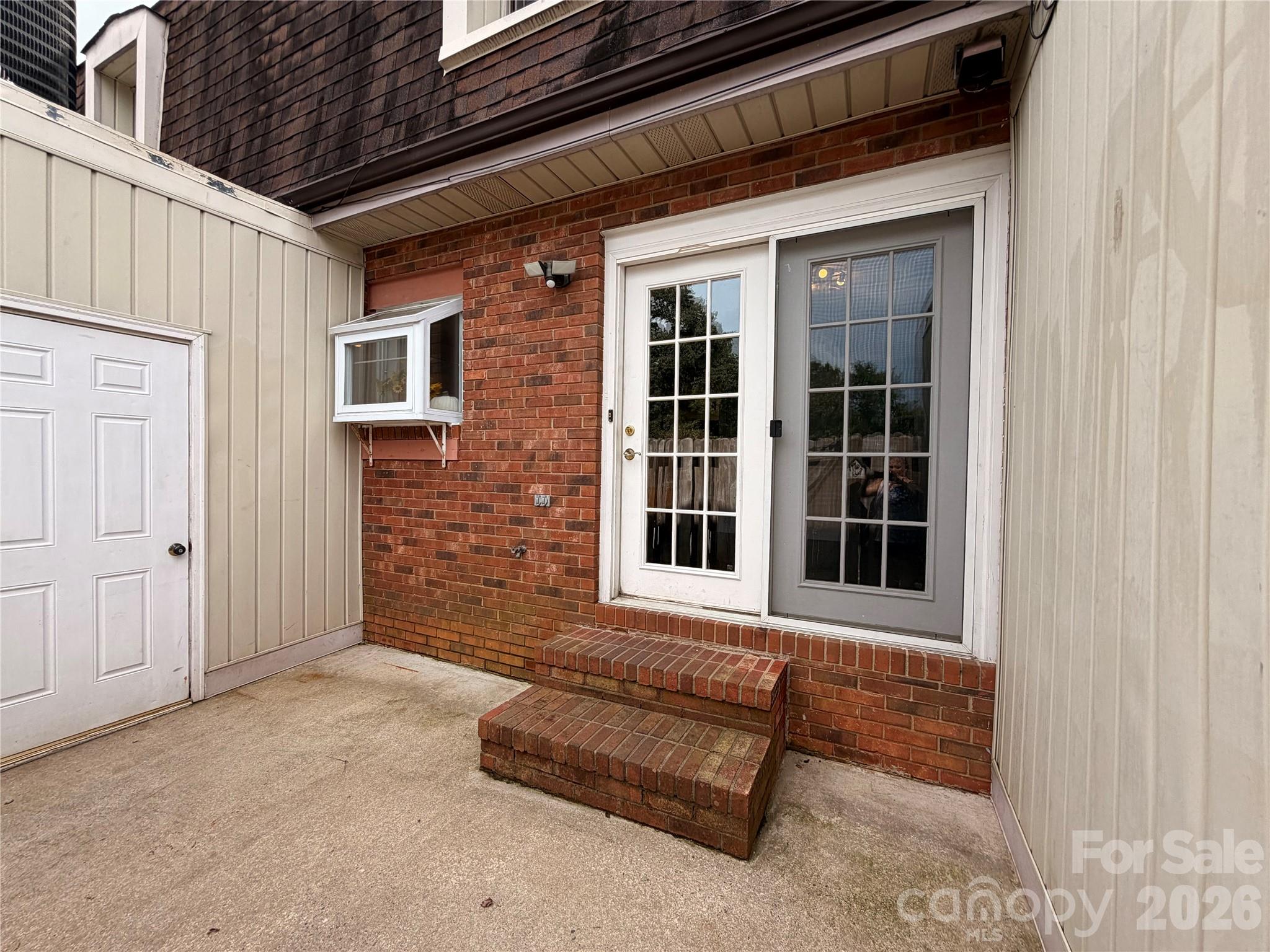 103 Crestlane Drive C Property Photo 21