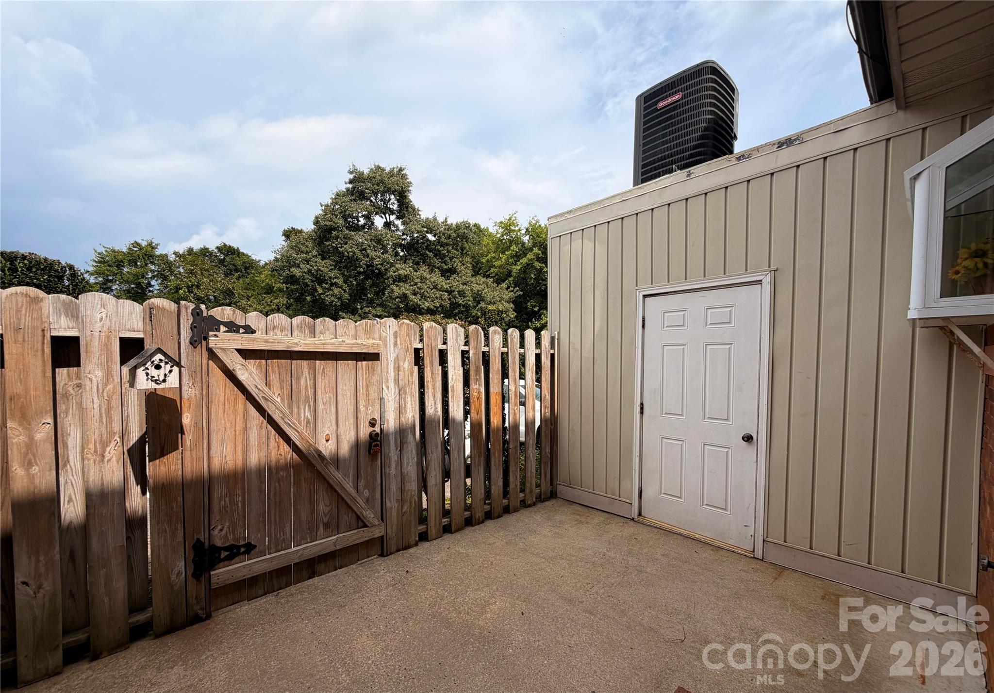 103 Crestlane Drive C Property Photo 22