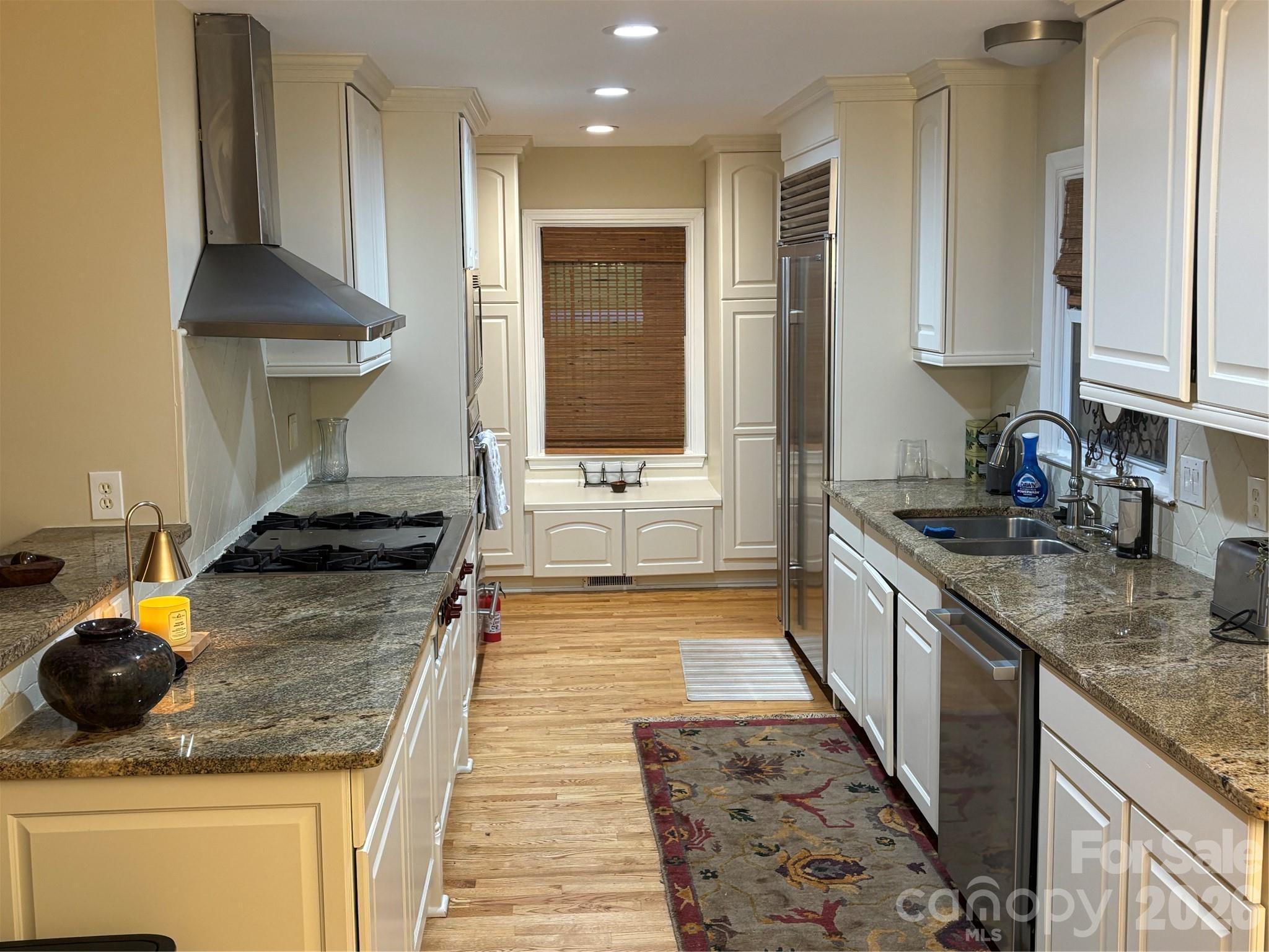 412 Brackenbury Lane Property Photo 23