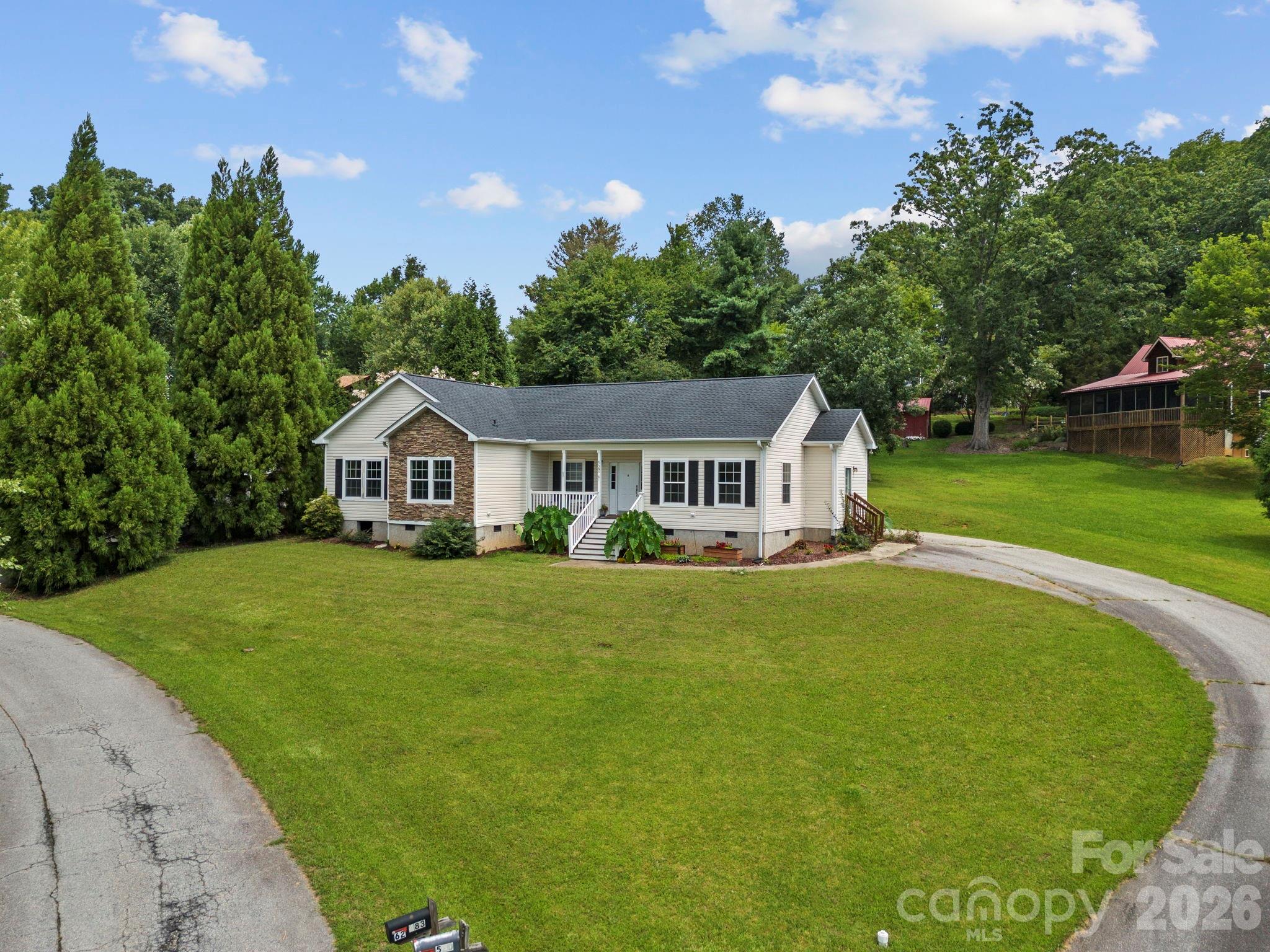 97 Meadowview Drive Property Photo 2