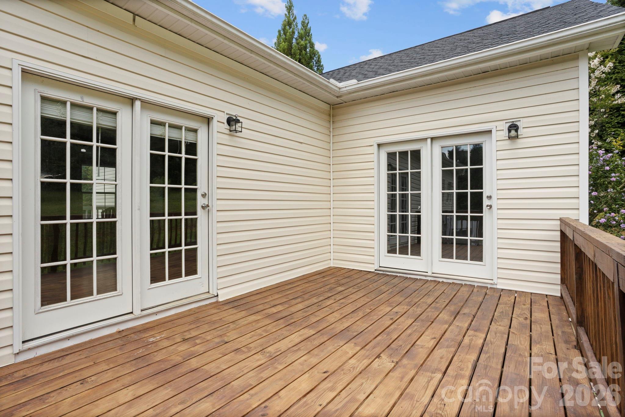 97 Meadowview Drive Property Photo 28