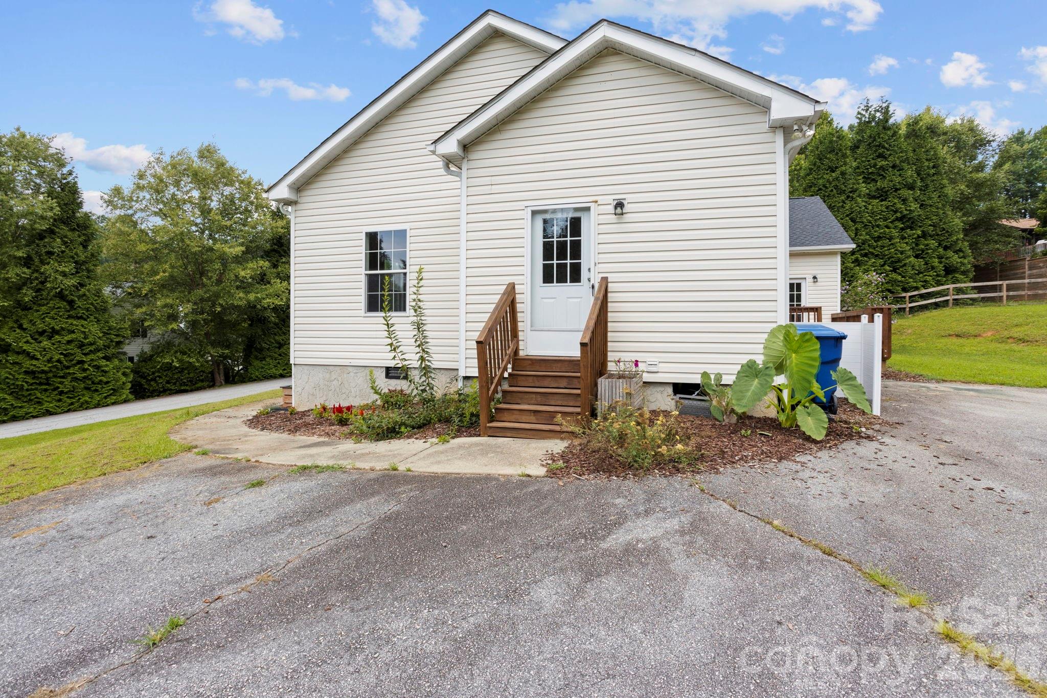 97 Meadowview Drive Property Photo 29