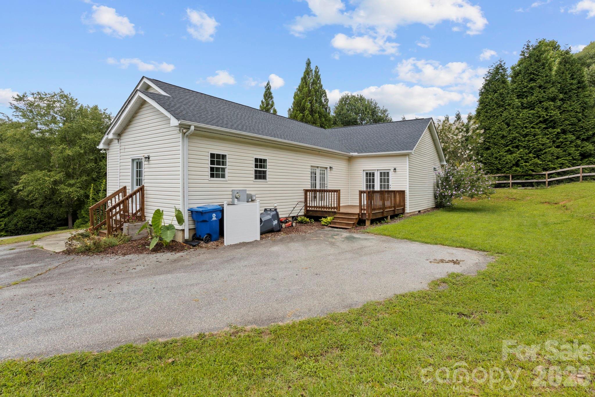 97 Meadowview Drive Property Photo 30
