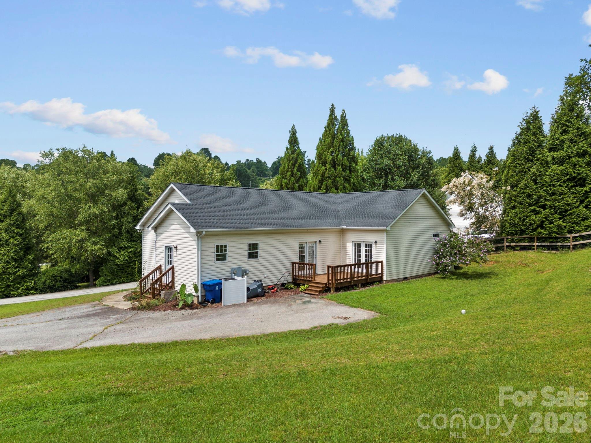 97 Meadowview Drive Property Photo 33
