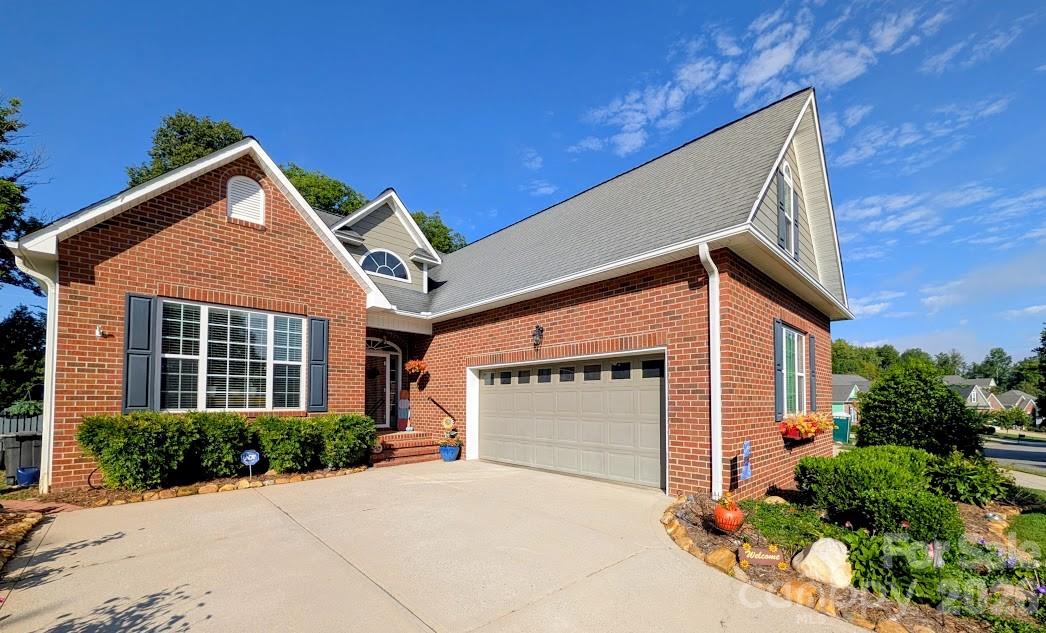 103 Henrys Glen Drive Property Photo 1