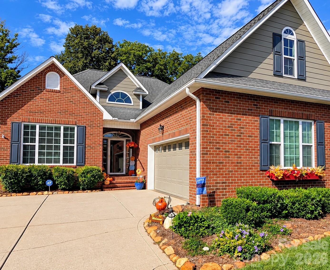 103 Henrys Glen Drive Property Photo 1
