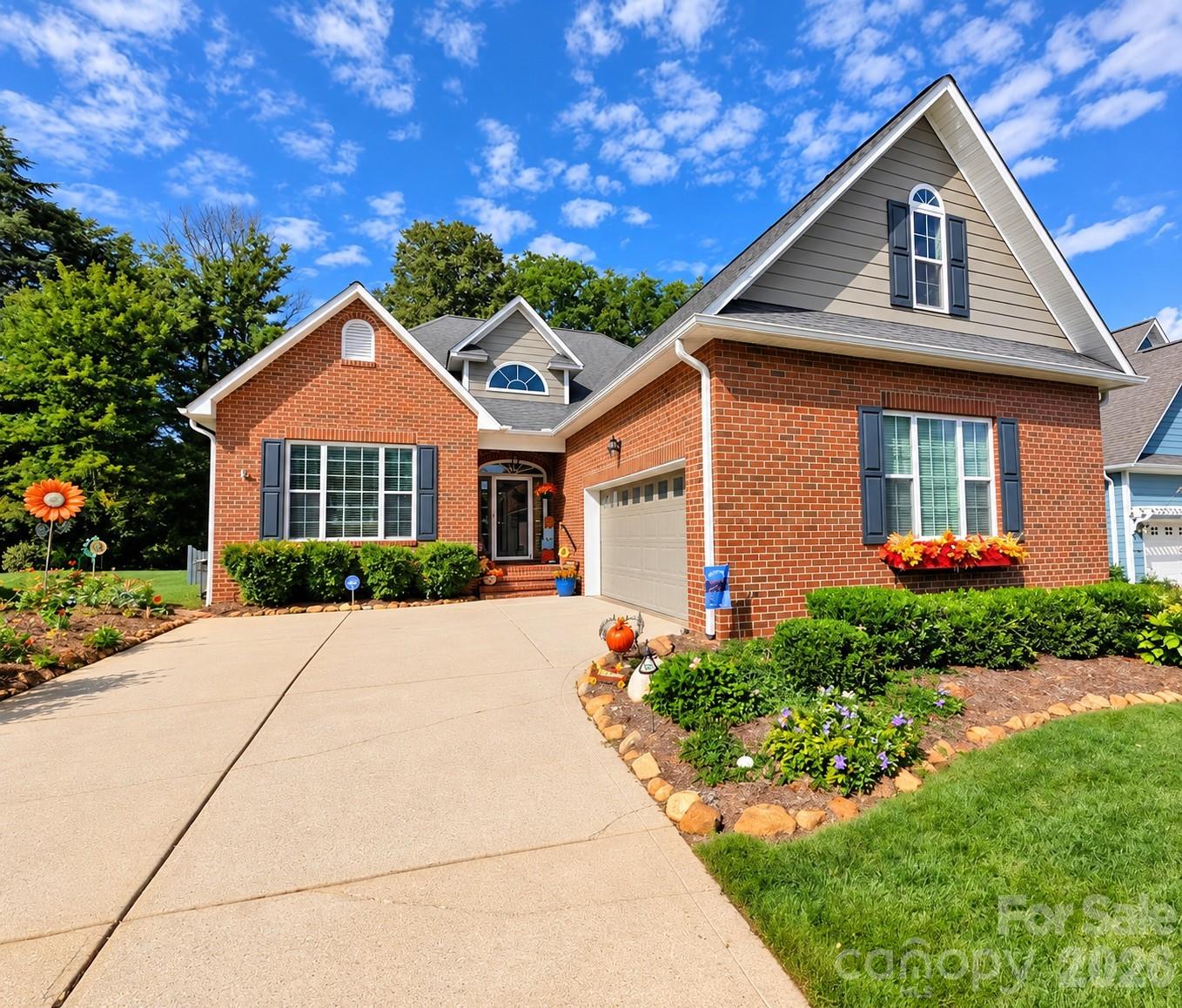 103 Henrys Glen Drive Property Photo 2