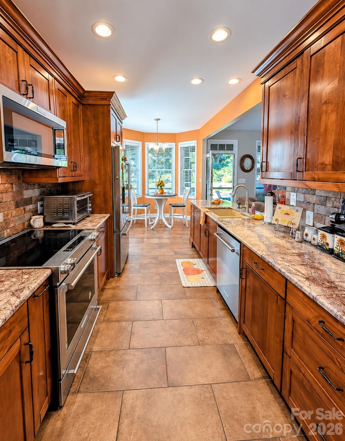 103 Henrys Glen Drive Property Photo 8