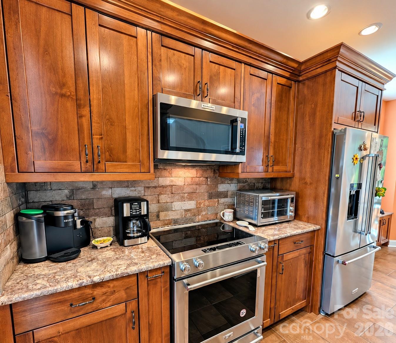 103 Henrys Glen Drive Property Photo 10
