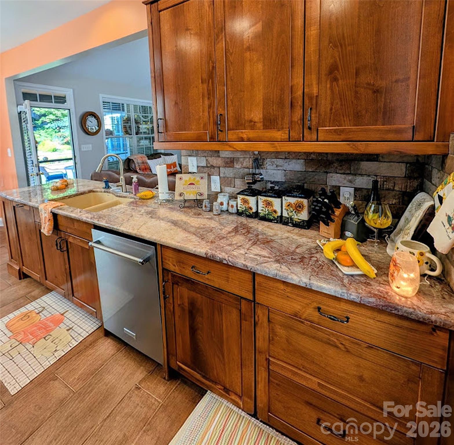 103 Henrys Glen Drive Property Photo 11