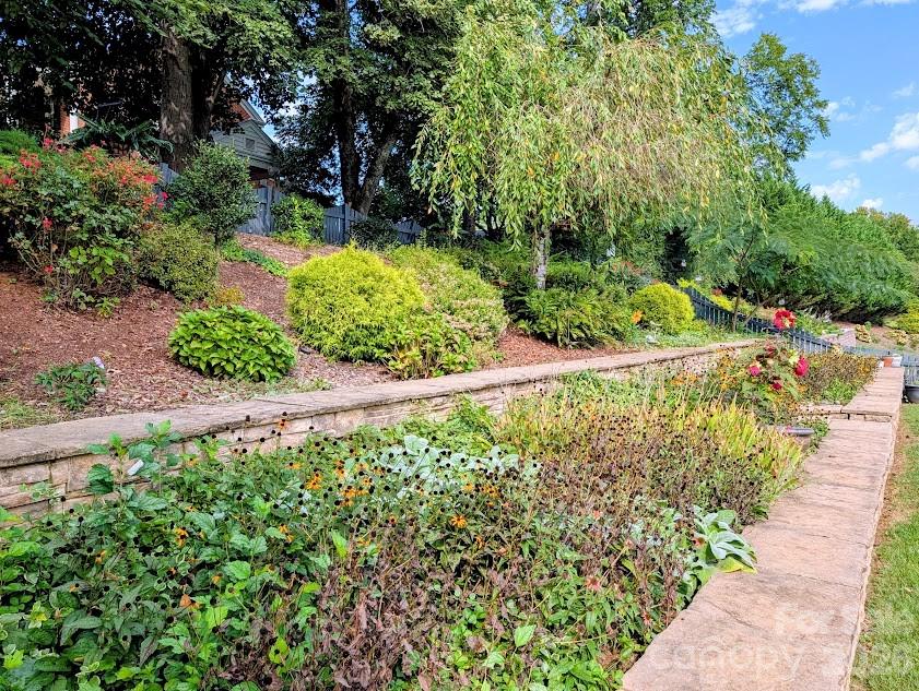 103 Henrys Glen Drive Property Photo 38