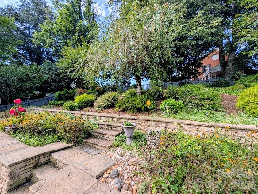 103 Henrys Glen Drive Property Photo 39