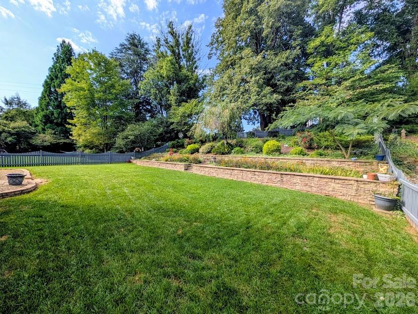 103 Henrys Glen Drive Property Photo 41