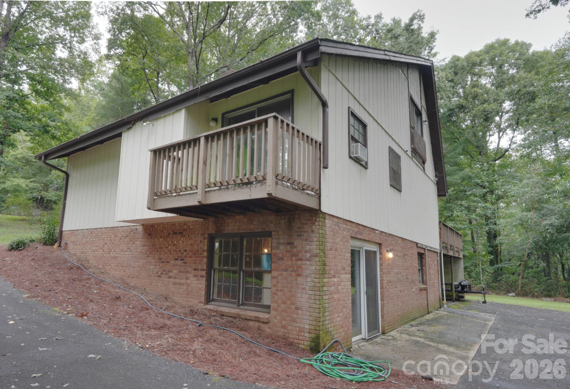 7 Brookwood Lane Property Photo 3