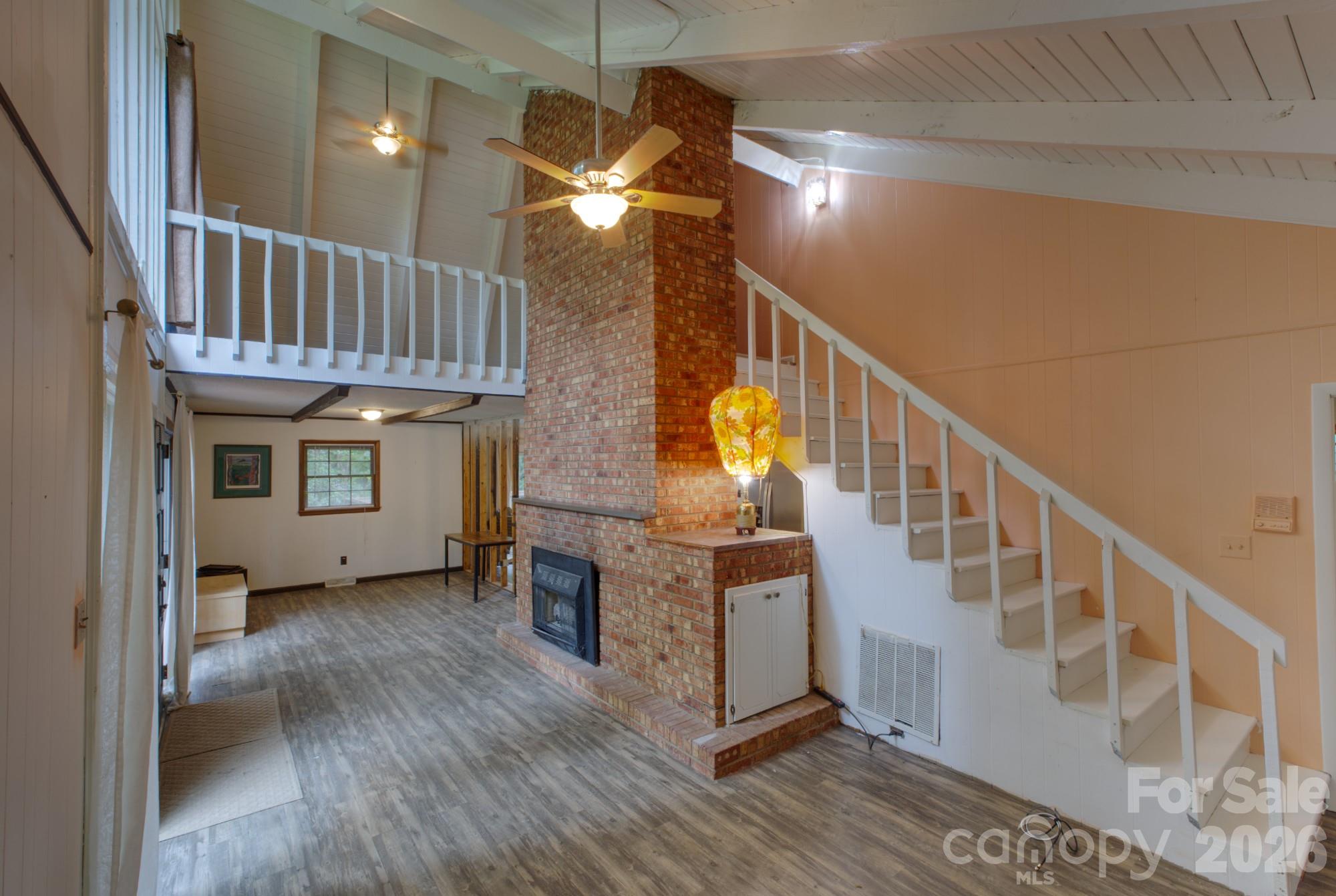 7 Brookwood Lane Property Photo 5
