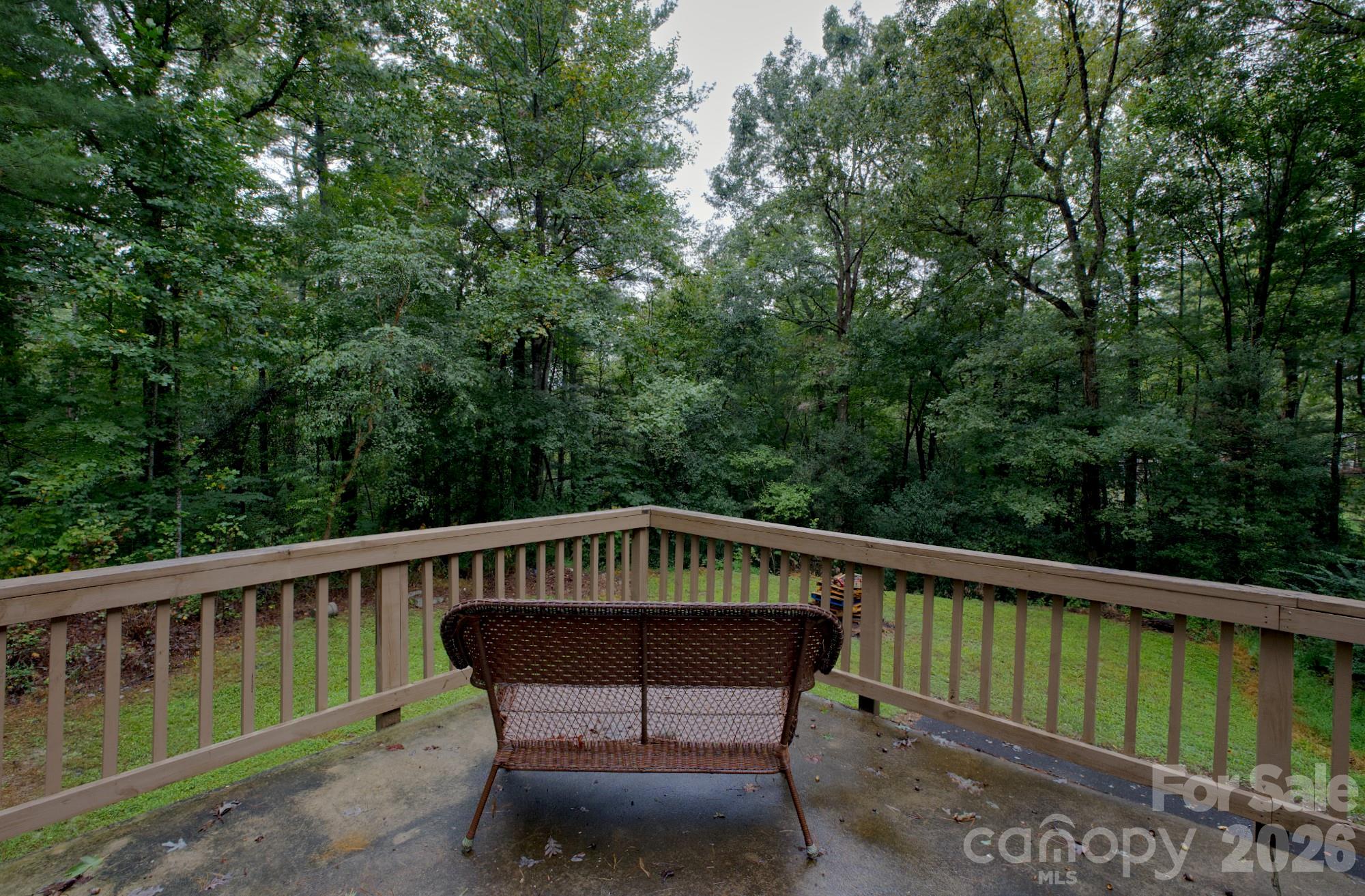 7 Brookwood Lane Property Photo 8