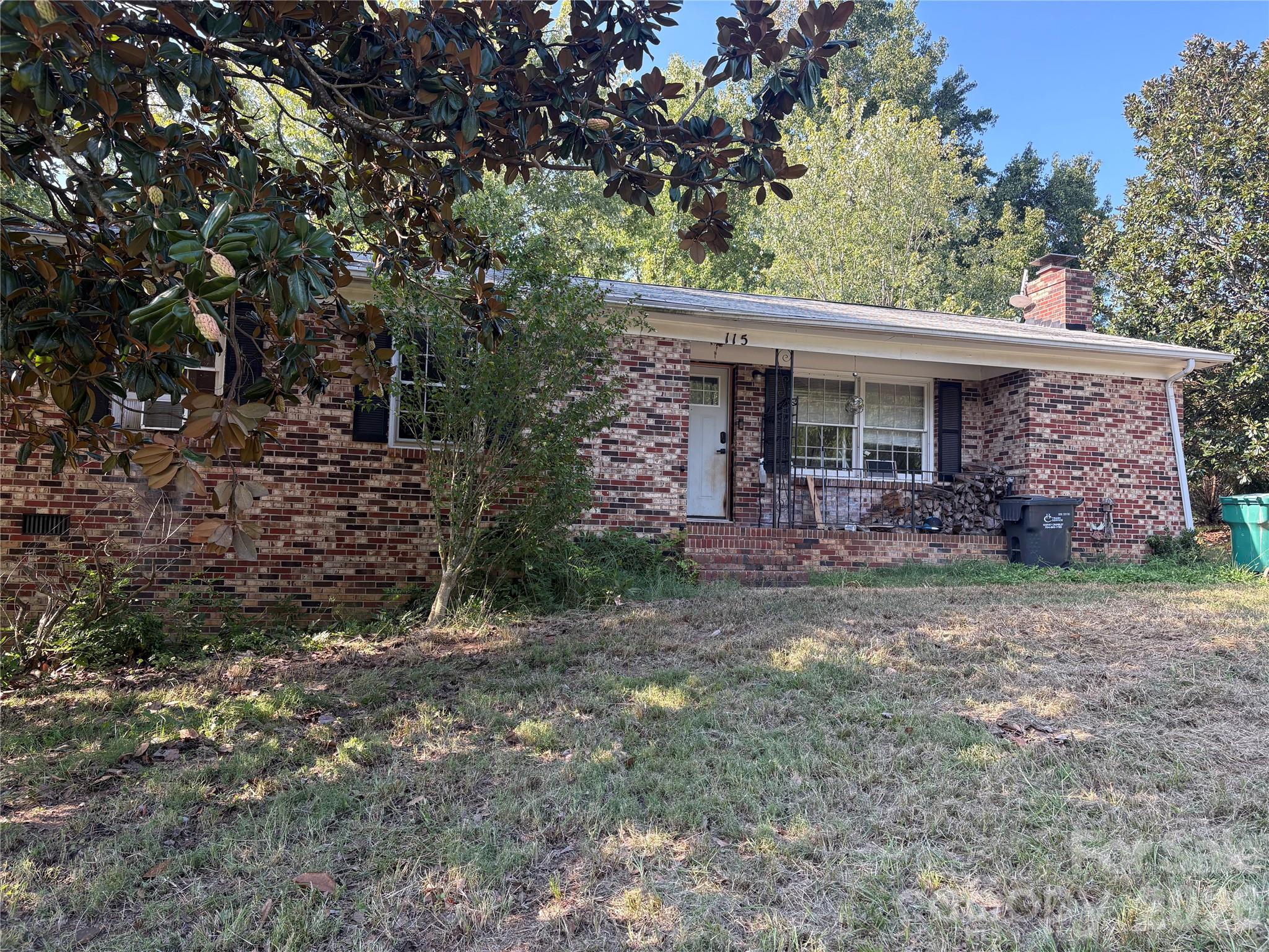 115 Wandering Lane Property Photo 2