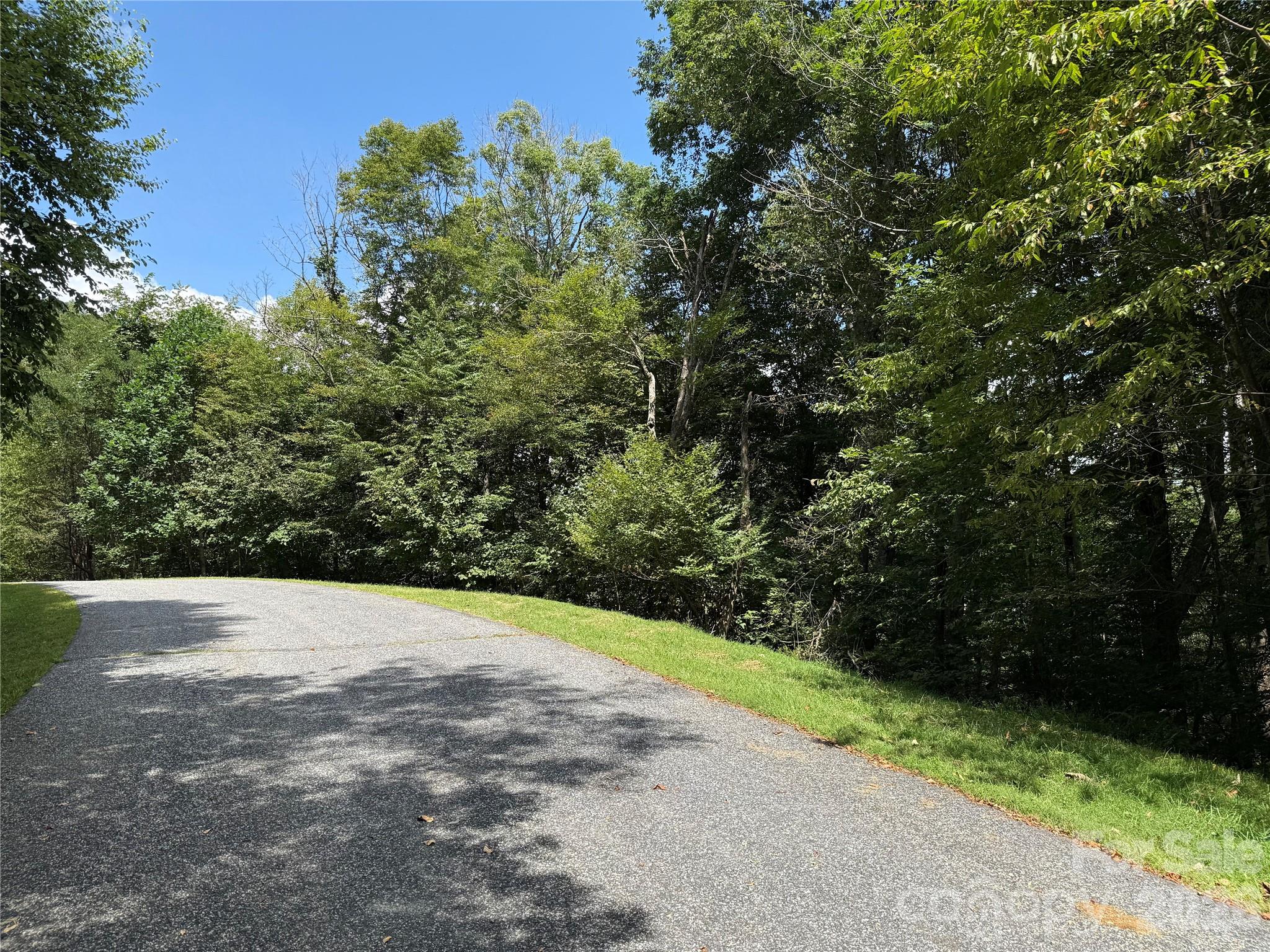 98 Goldenleaf Road Property Photo 22