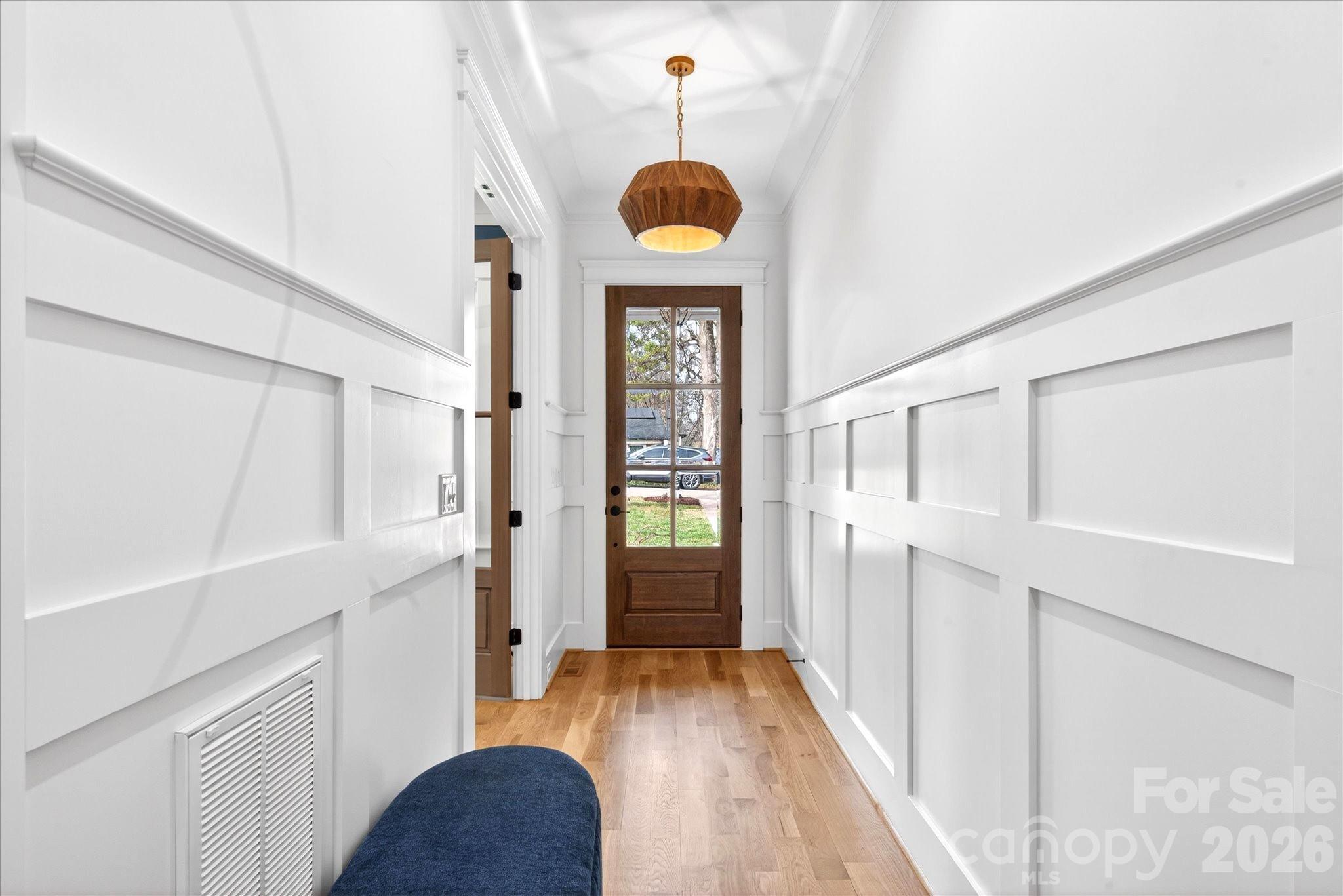 1718 Seifert Circle Property Photo 8