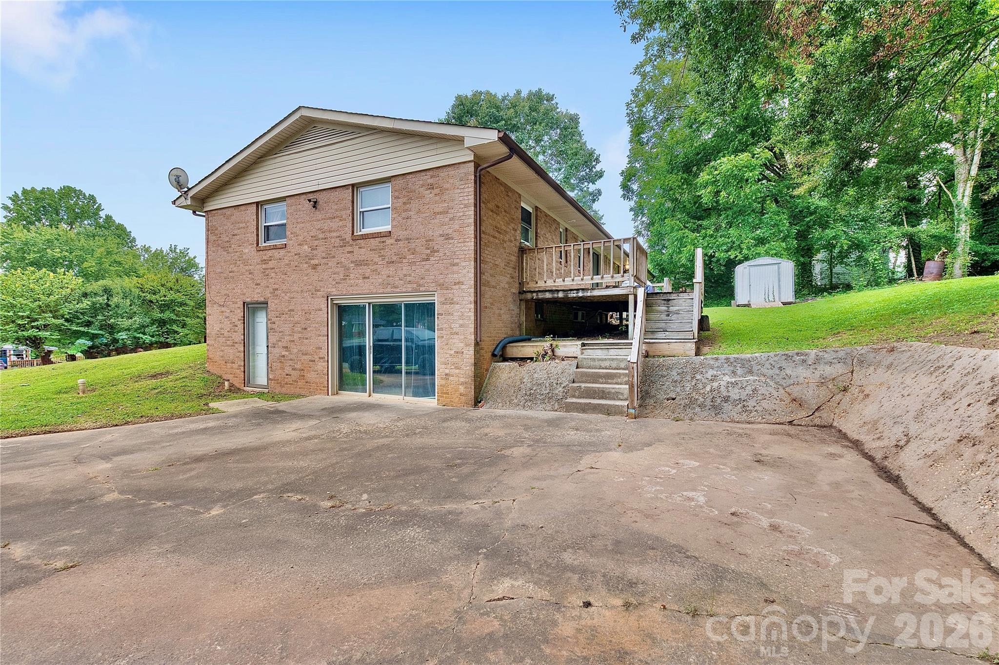 3333 Eastwood Avenue Property Photo 5