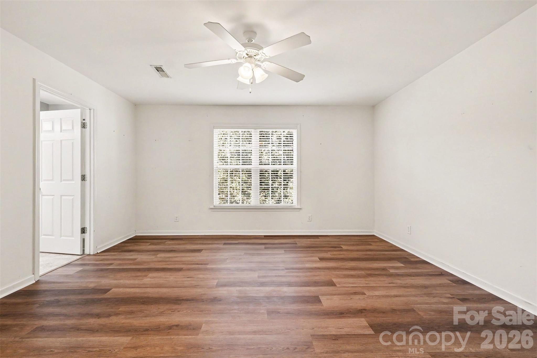 206 Brookstone Way Property Photo 16