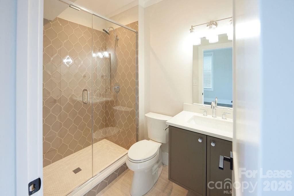 1300 E 10th Street Property Photo 9